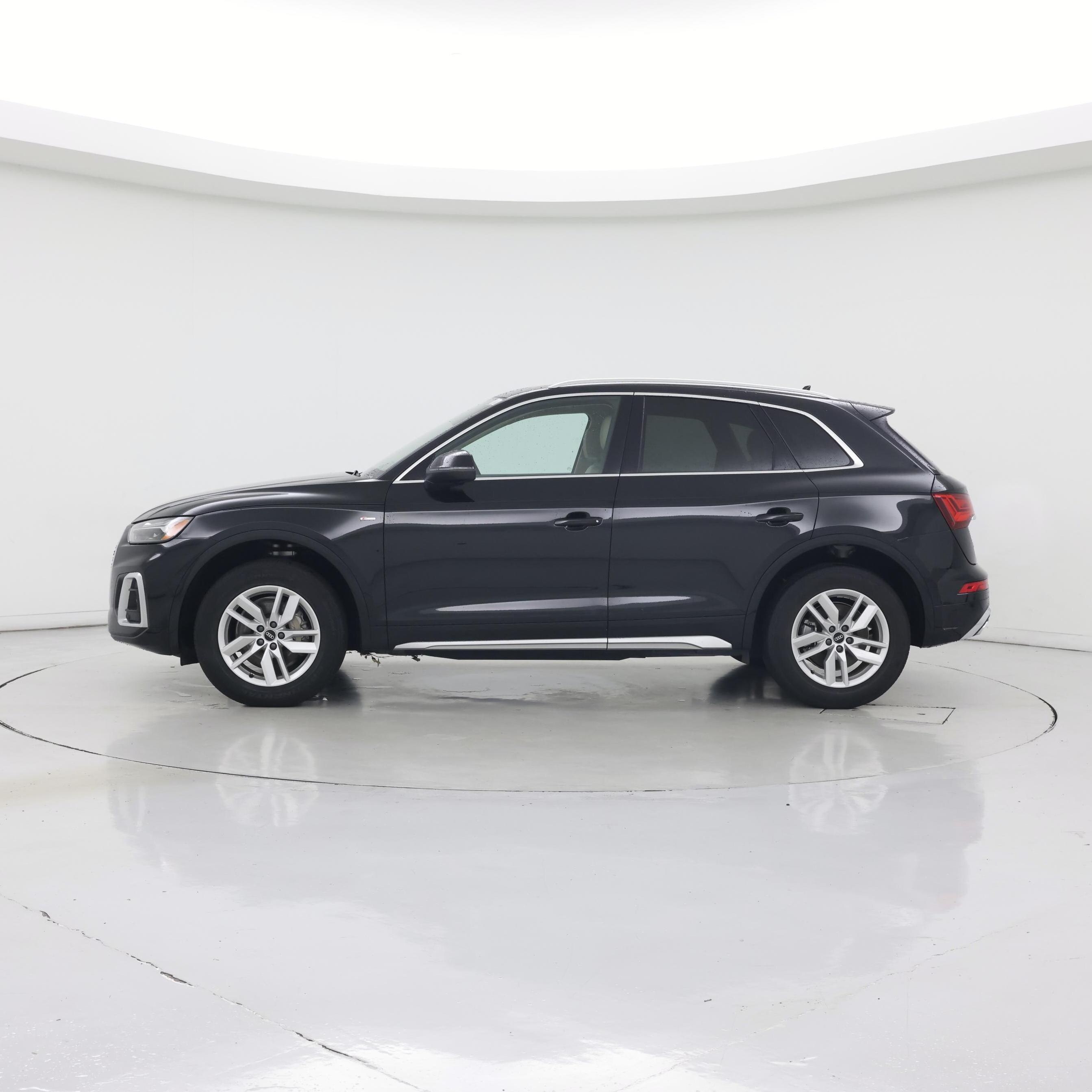 Thumbnail: 2022 Audi Q5 - 3