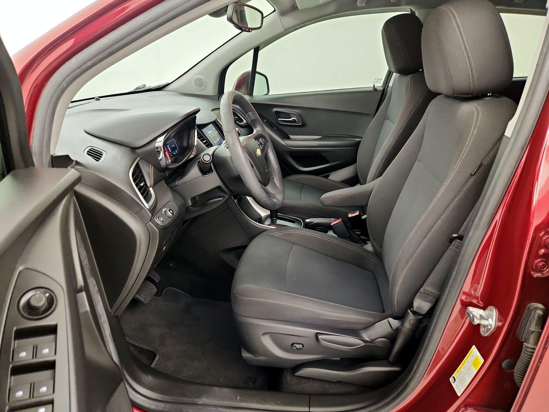 Thumbnail: 2022 Chevrolet Trax - 11