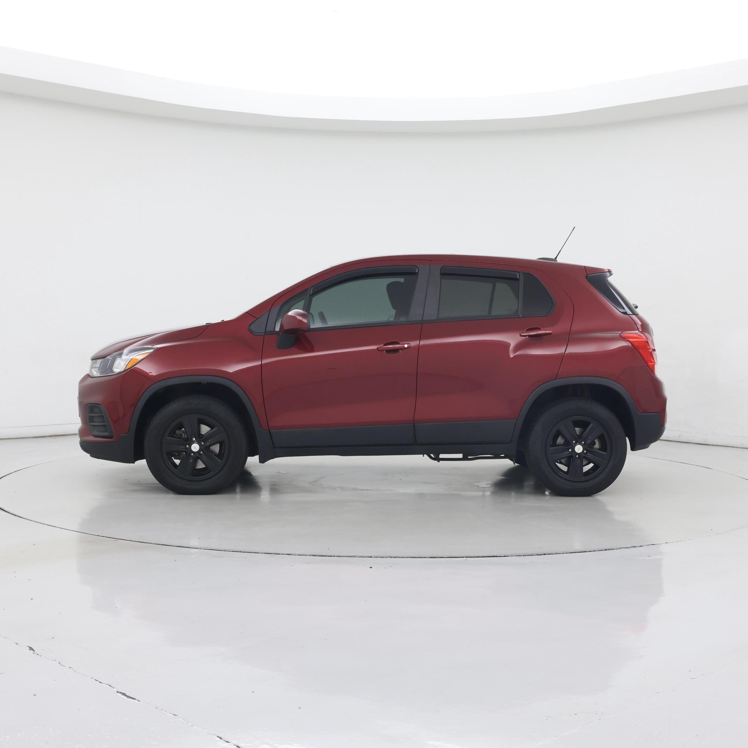 Thumbnail: 2022 Chevrolet Trax - 3