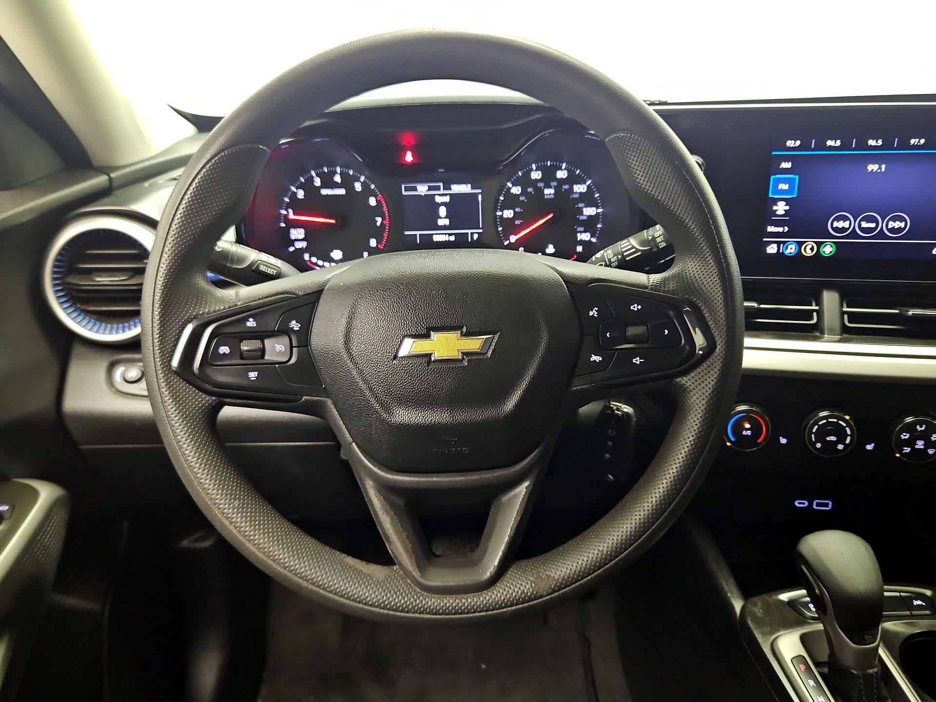 Thumbnail: 2024 Chevrolet Trax - 10