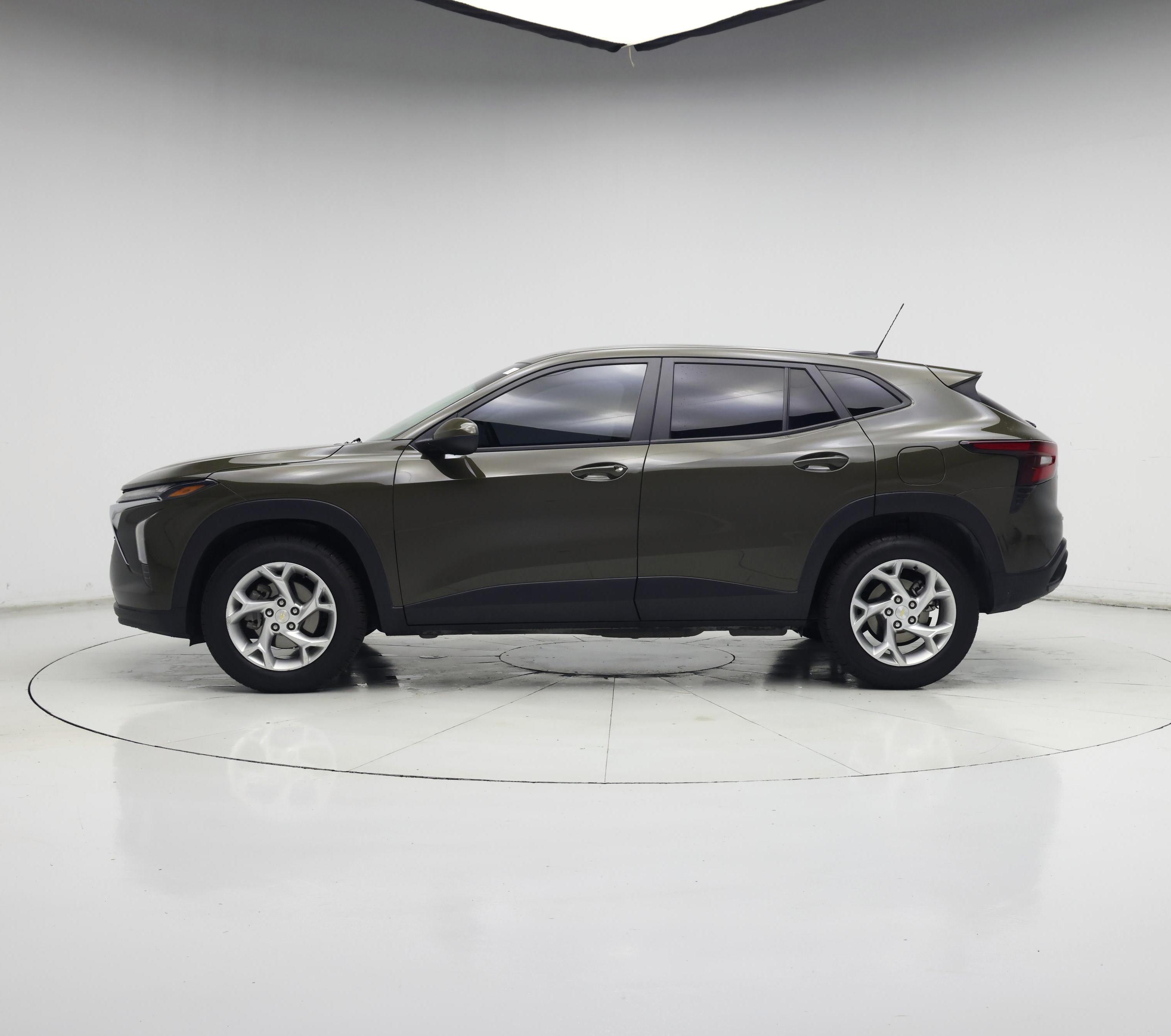 Thumbnail: 2024 Chevrolet Trax - 3