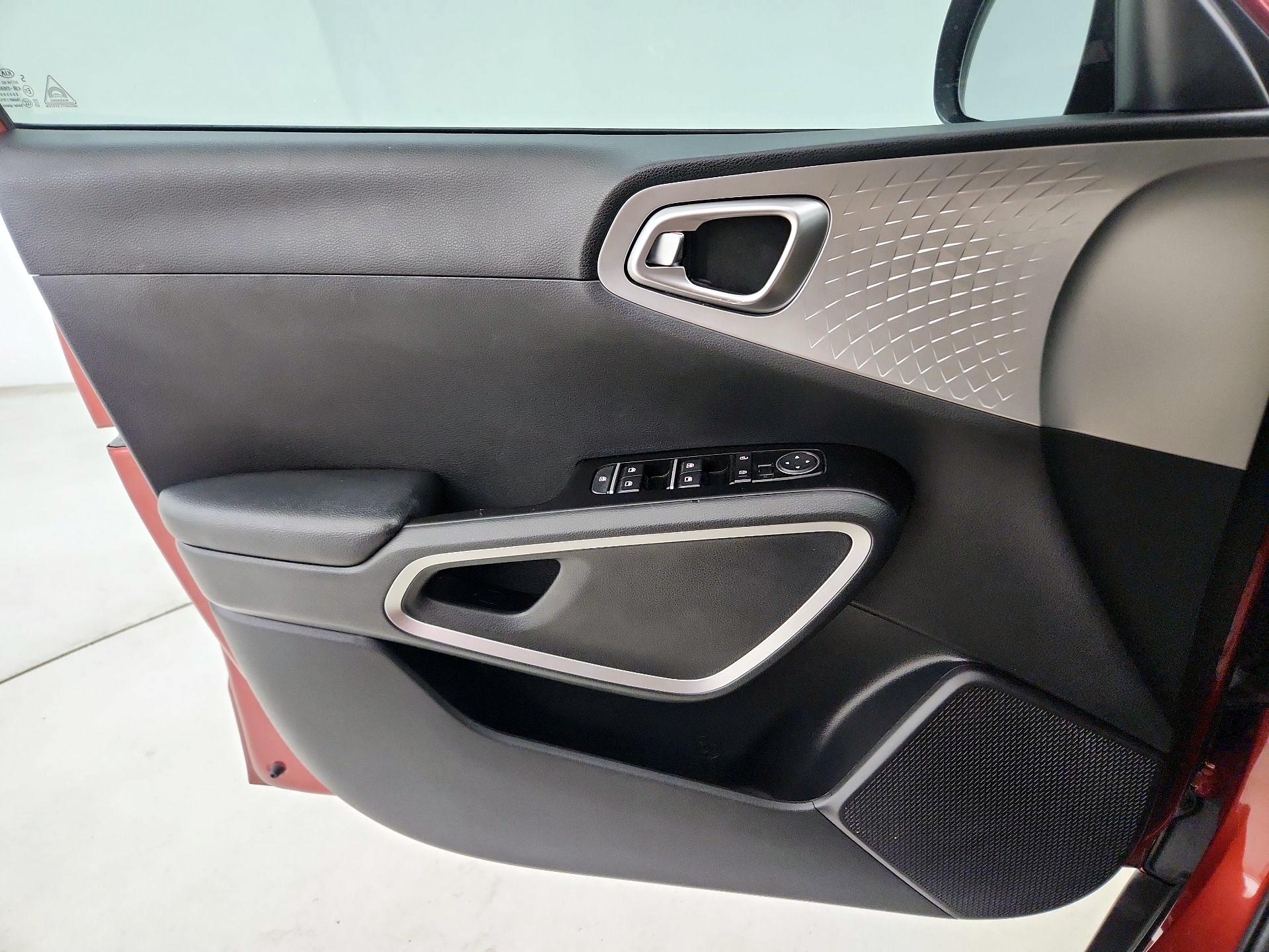 Thumbnail: 2021 Kia Soul - 12