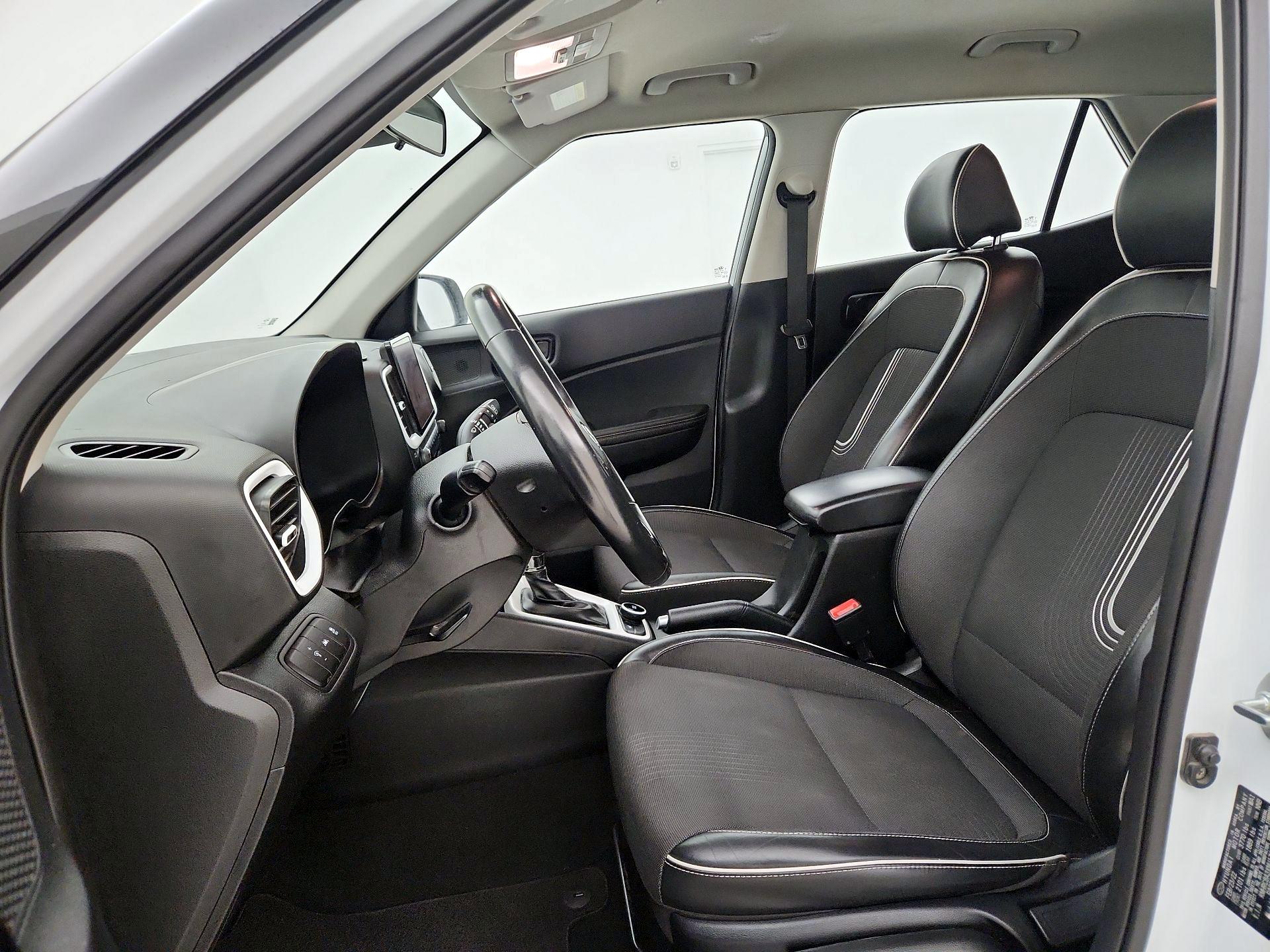 Thumbnail: 2022 Hyundai Venue - 11