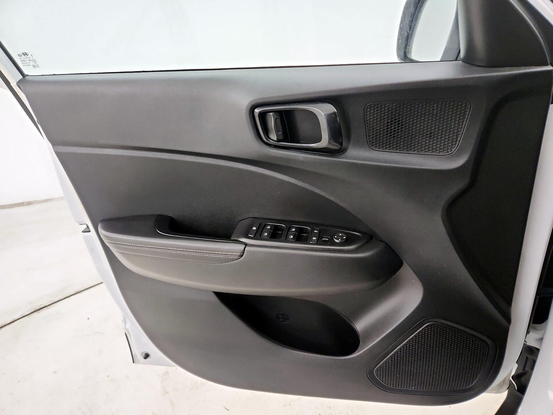 Thumbnail: 2022 Hyundai Venue - 12