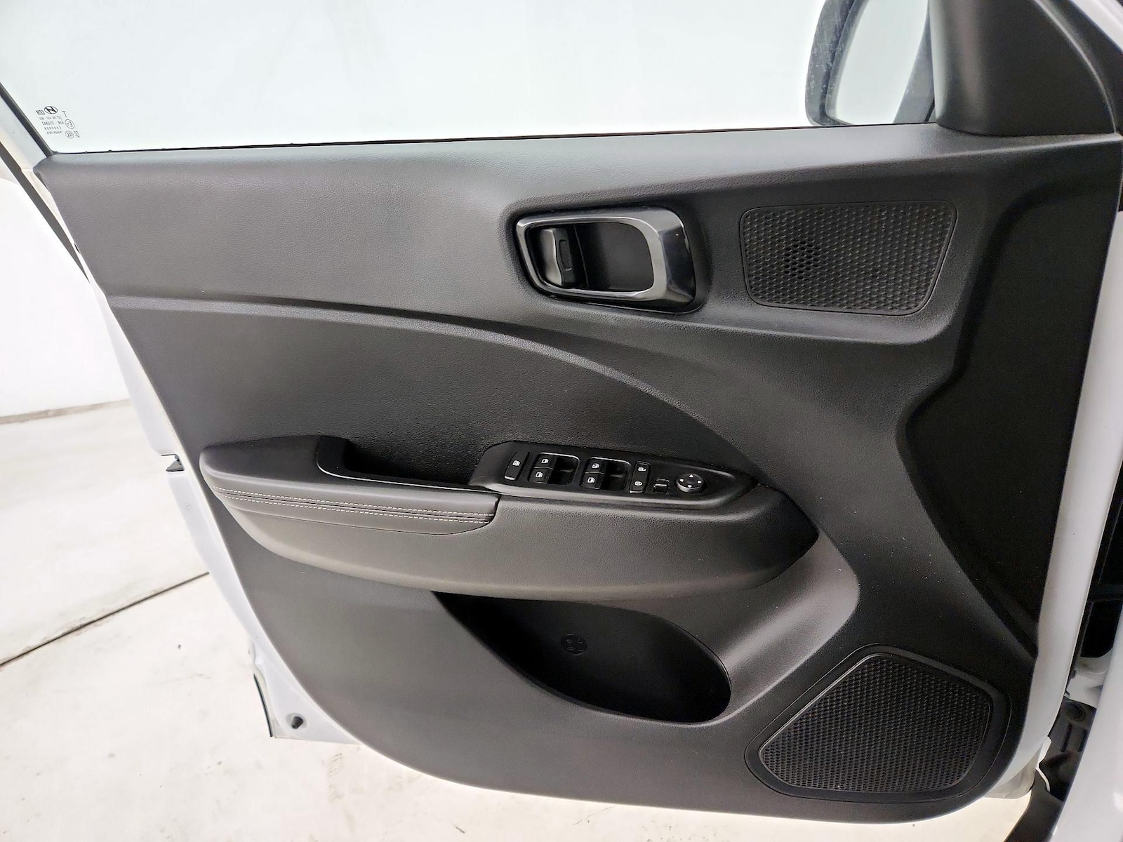 2022 Hyundai Venue Limited - Photo 13