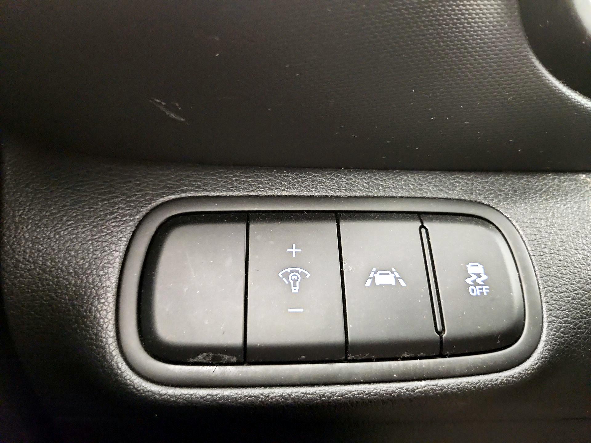 Thumbnail: 2022 Hyundai Venue - 13