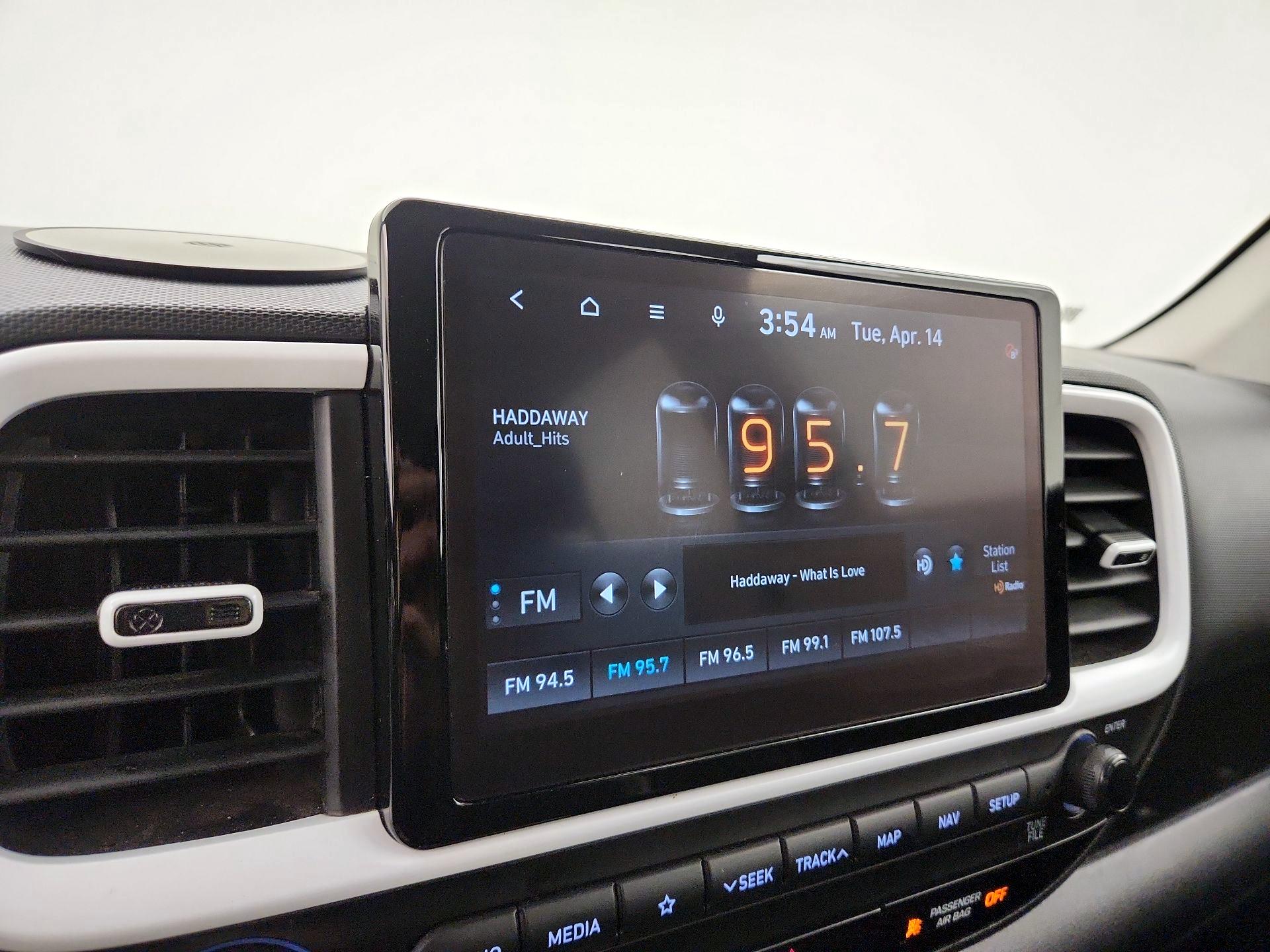 Thumbnail: 2022 Hyundai Venue - 16