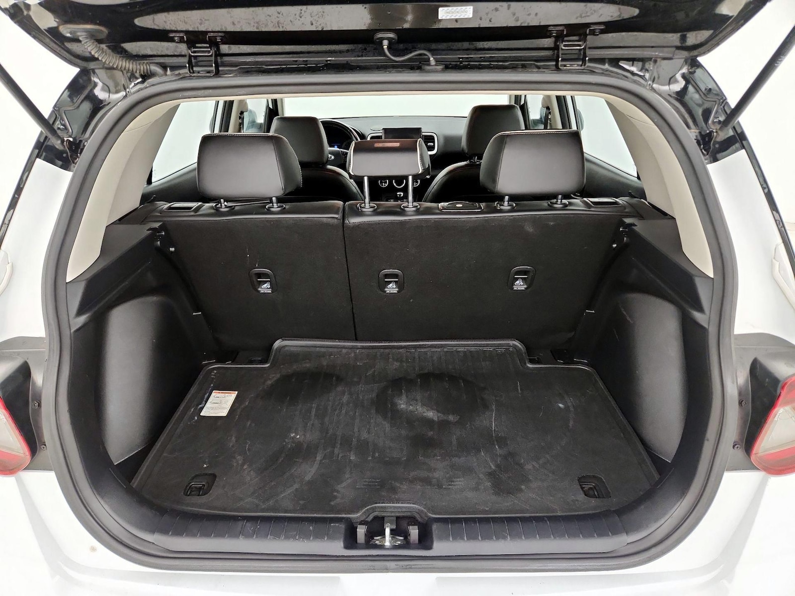 2022 Hyundai Venue Limited - Photo 22
