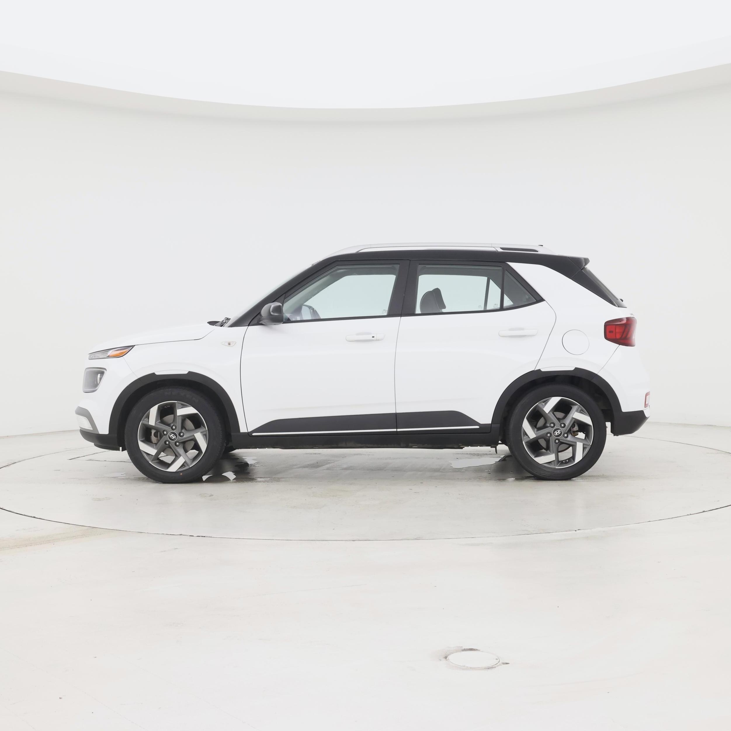 Thumbnail: 2022 Hyundai Venue - 3