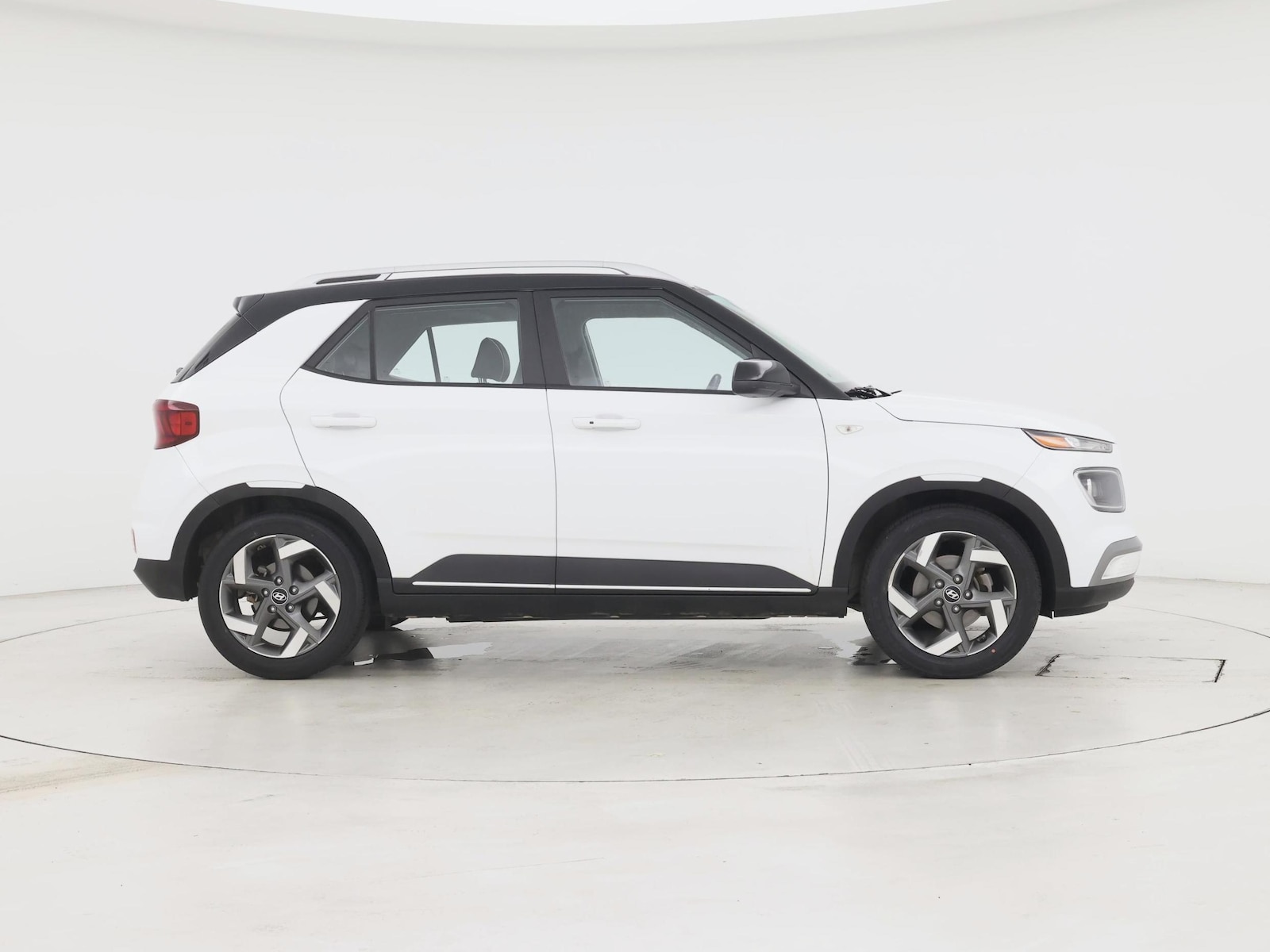 2022 Hyundai Venue Limited - Photo 8