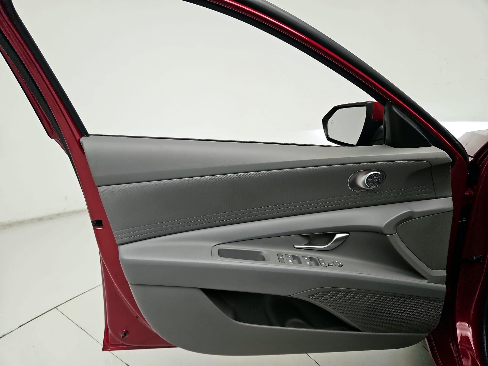 Thumbnail: 2025 Hyundai Elantra - 12