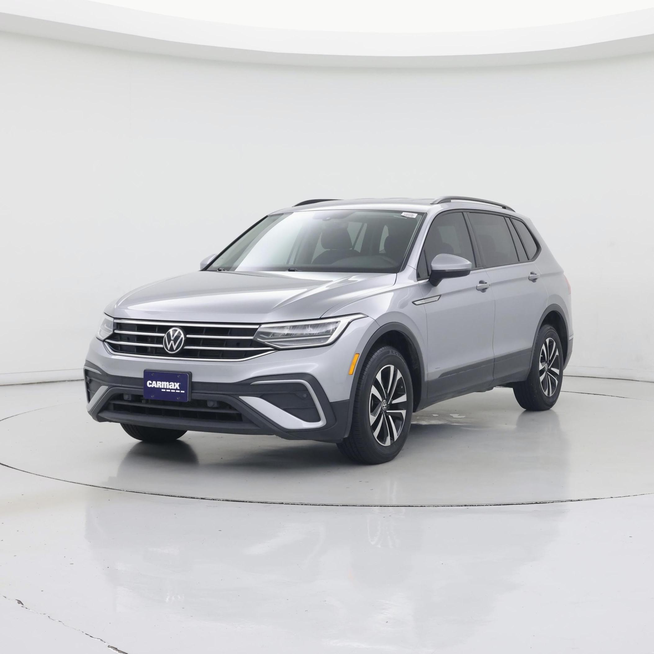 Thumbnail: 2023 Volkswagen Tiguan - 4