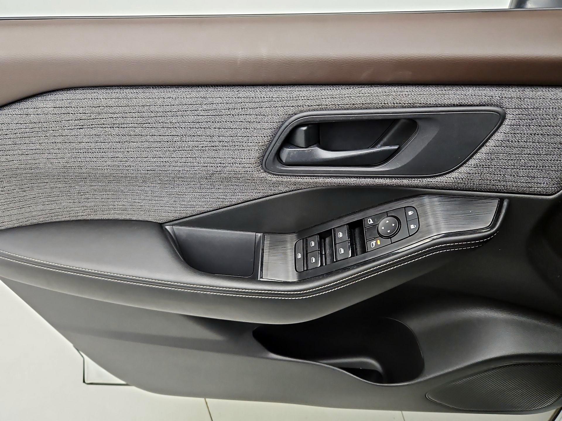 Thumbnail: 2022 Nissan Rogue - 12