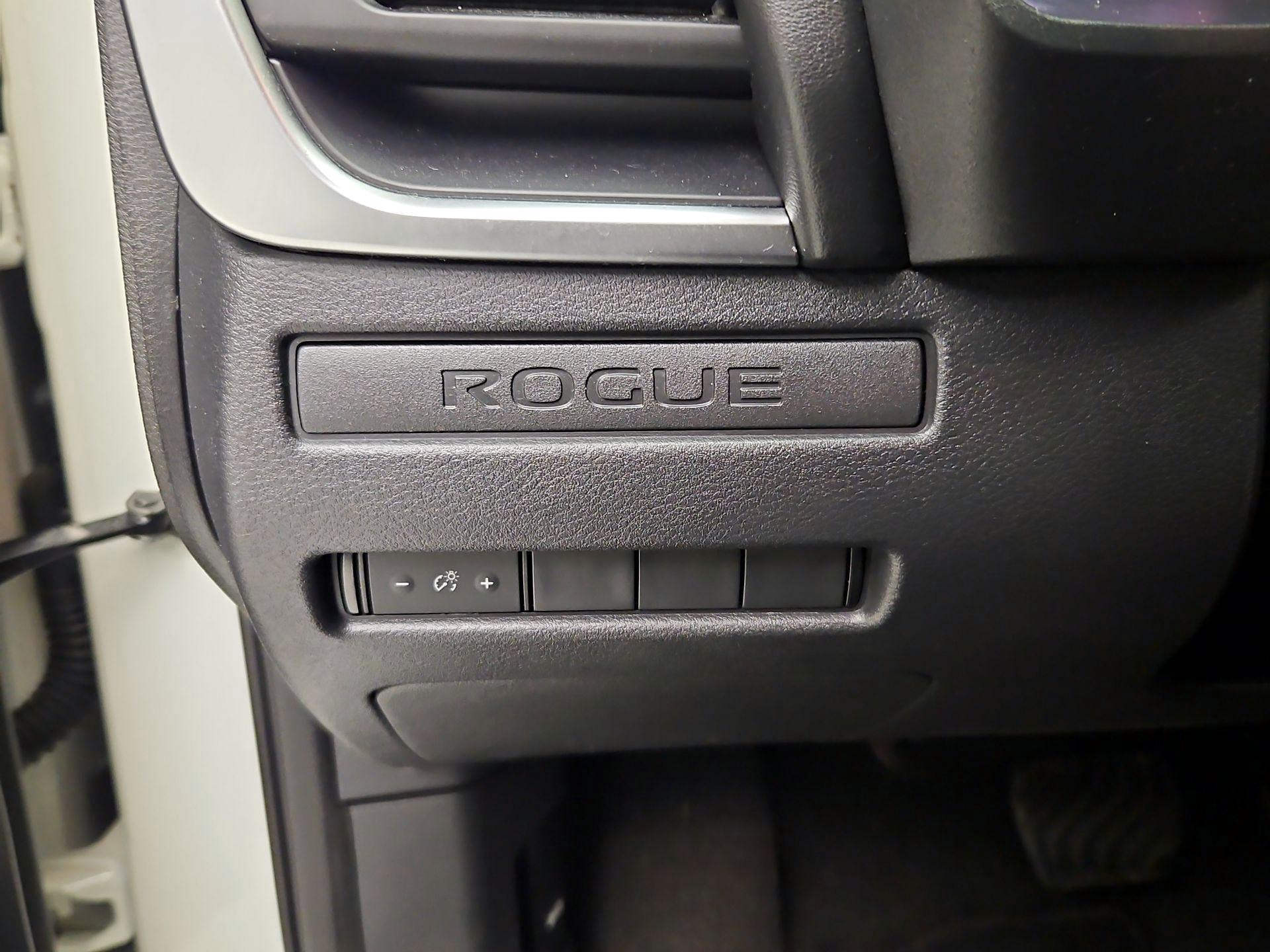 Thumbnail: 2022 Nissan Rogue - 13