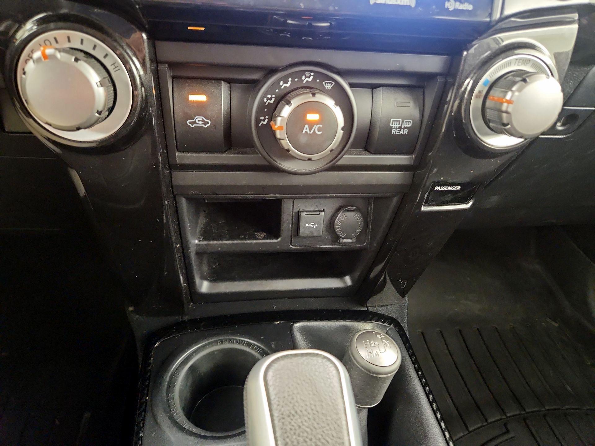 Thumbnail: 2020 Toyota 4Runner - 16