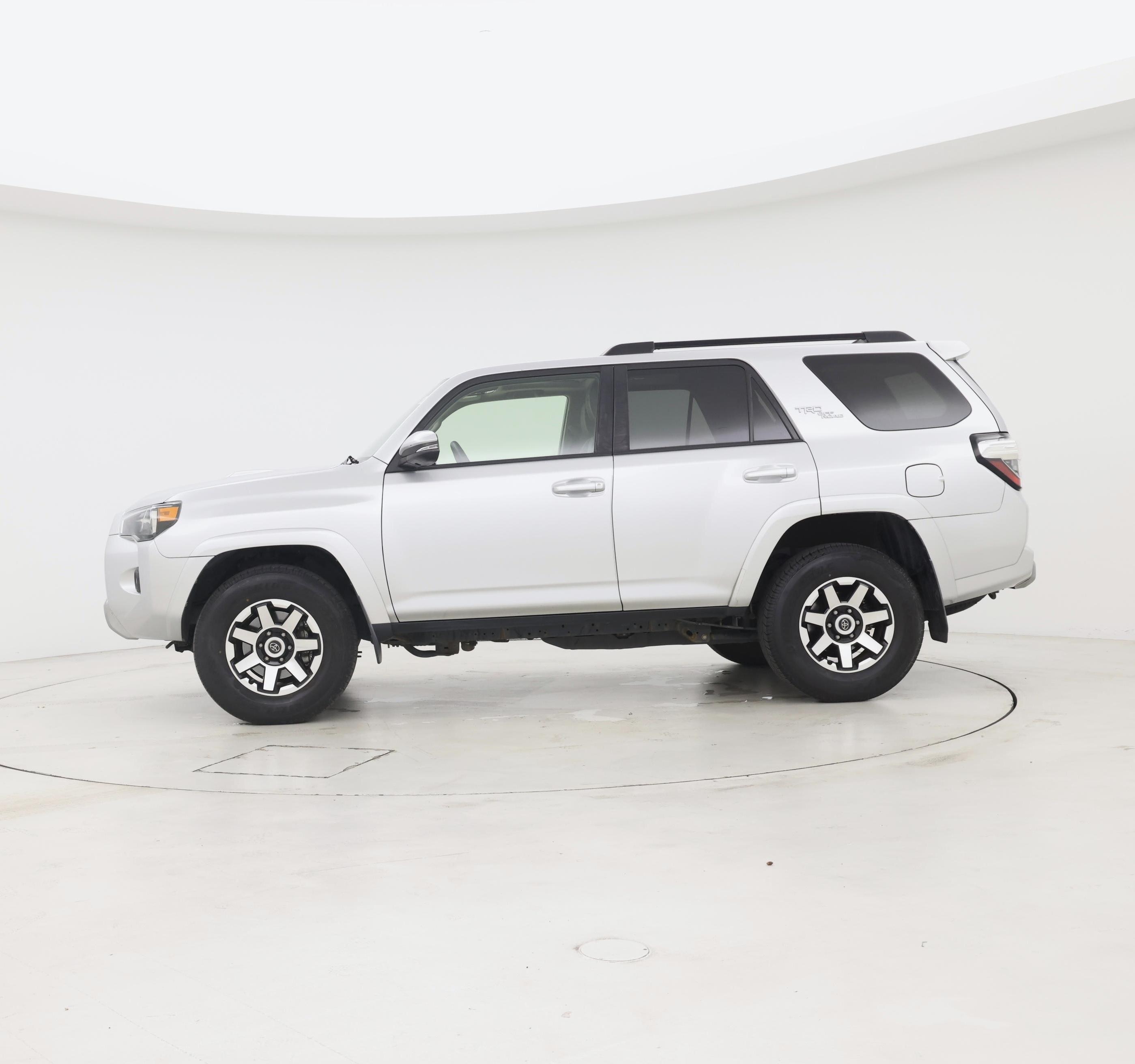 Thumbnail: 2020 Toyota 4Runner - 3