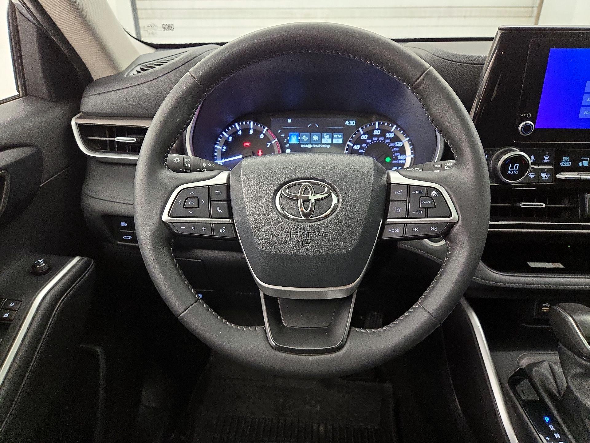 Thumbnail: 2024 Toyota Highlander - 10