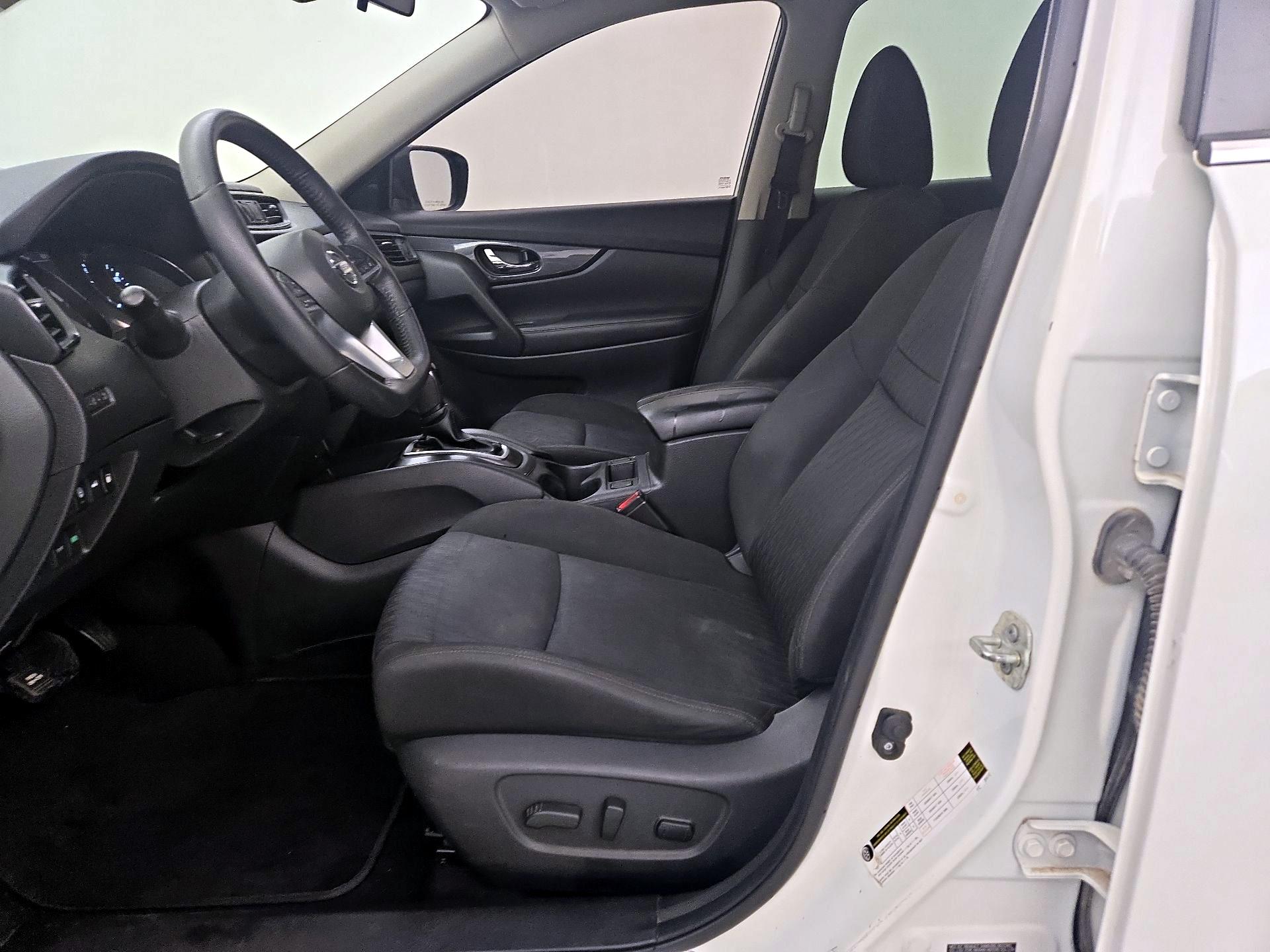 Thumbnail: 2019 Nissan Rogue - 11