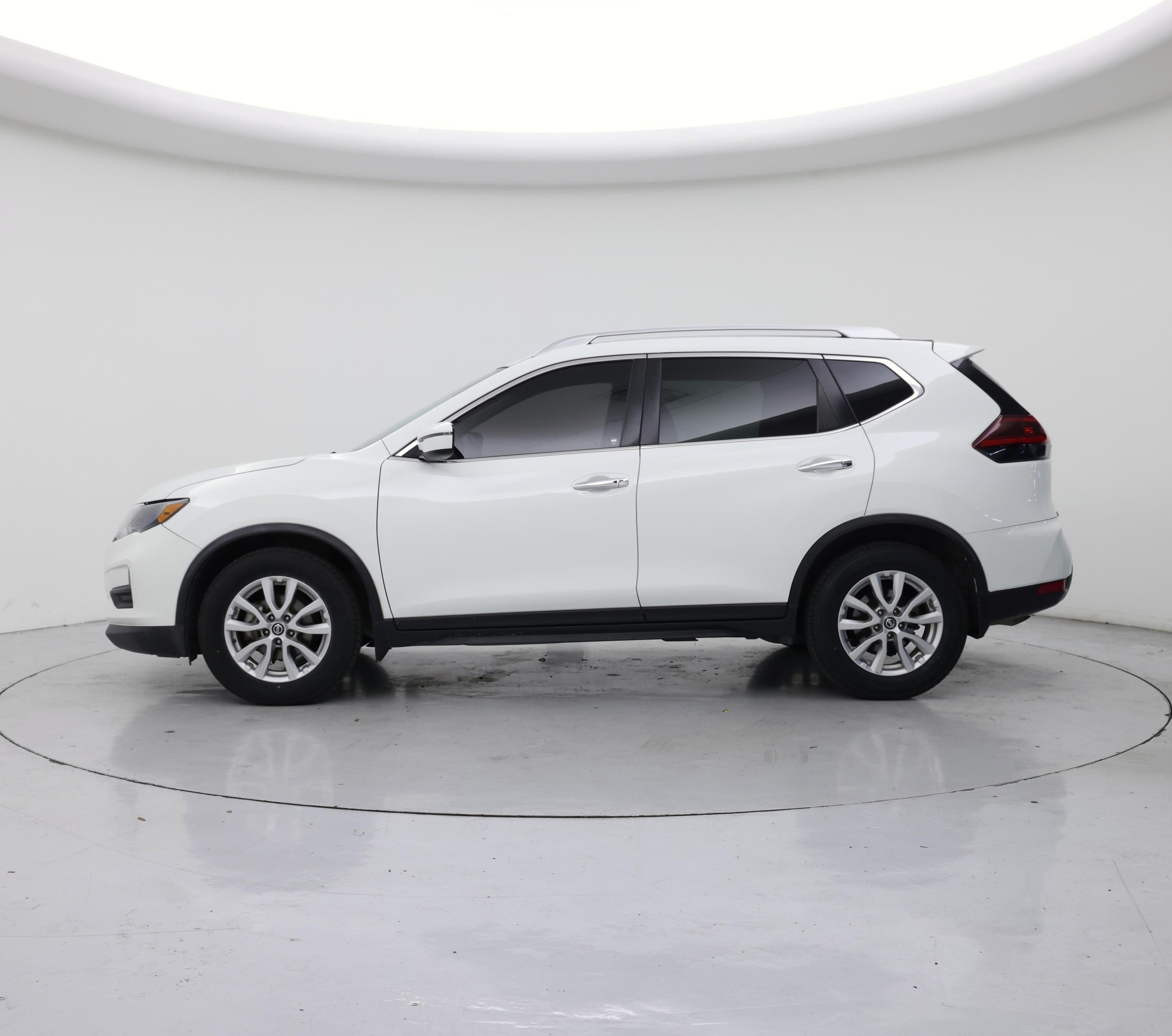 Thumbnail: 2019 Nissan Rogue - 3