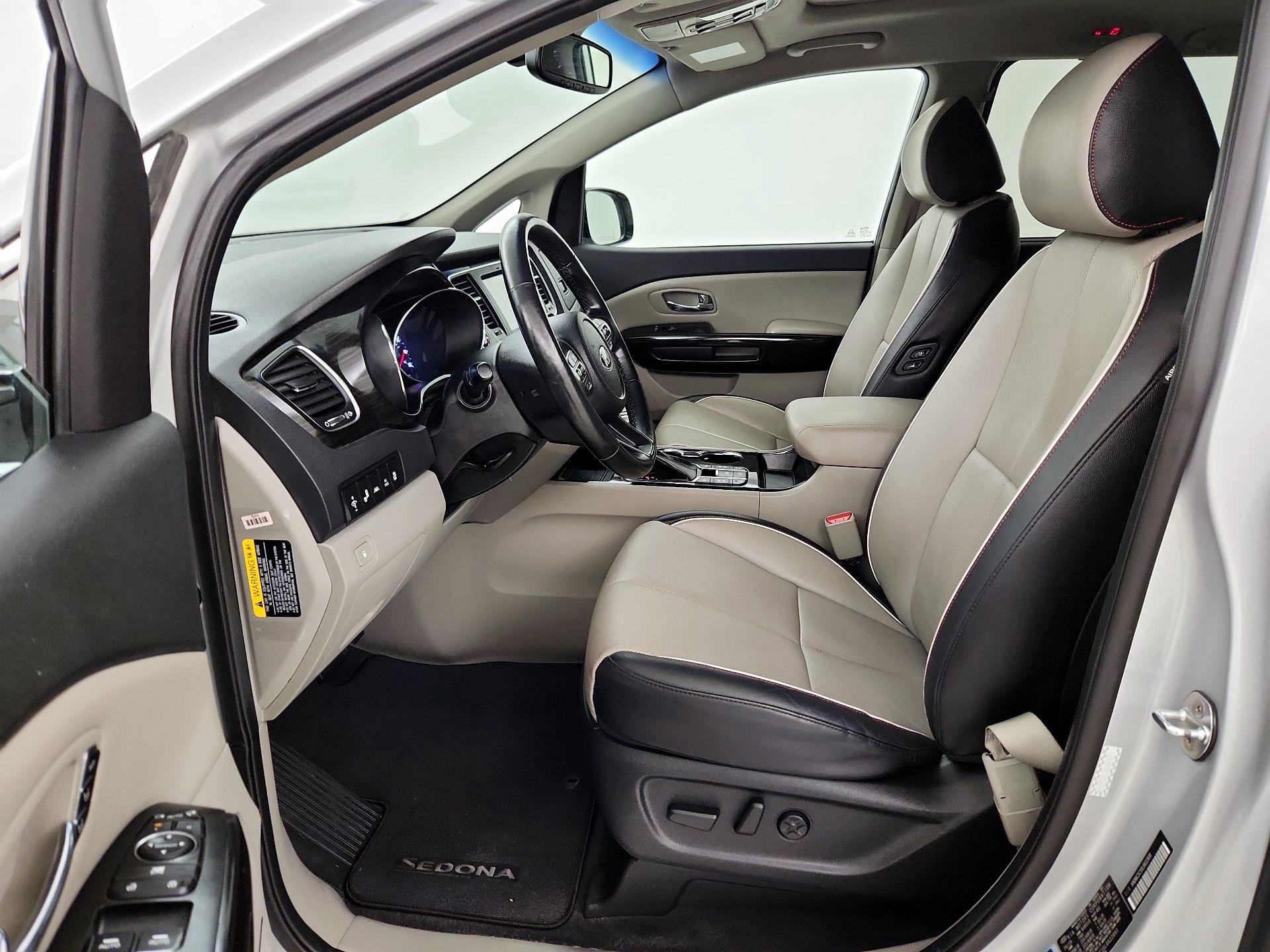 Thumbnail: 2020 Kia Sedona - 11