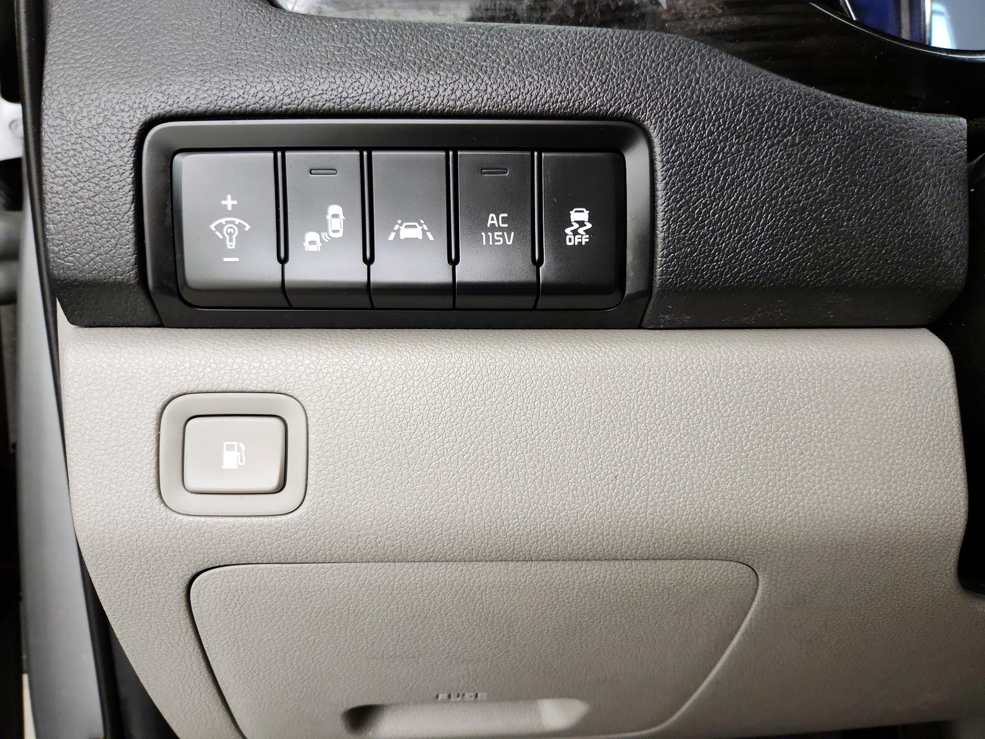 Thumbnail: 2020 Kia Sedona - 13