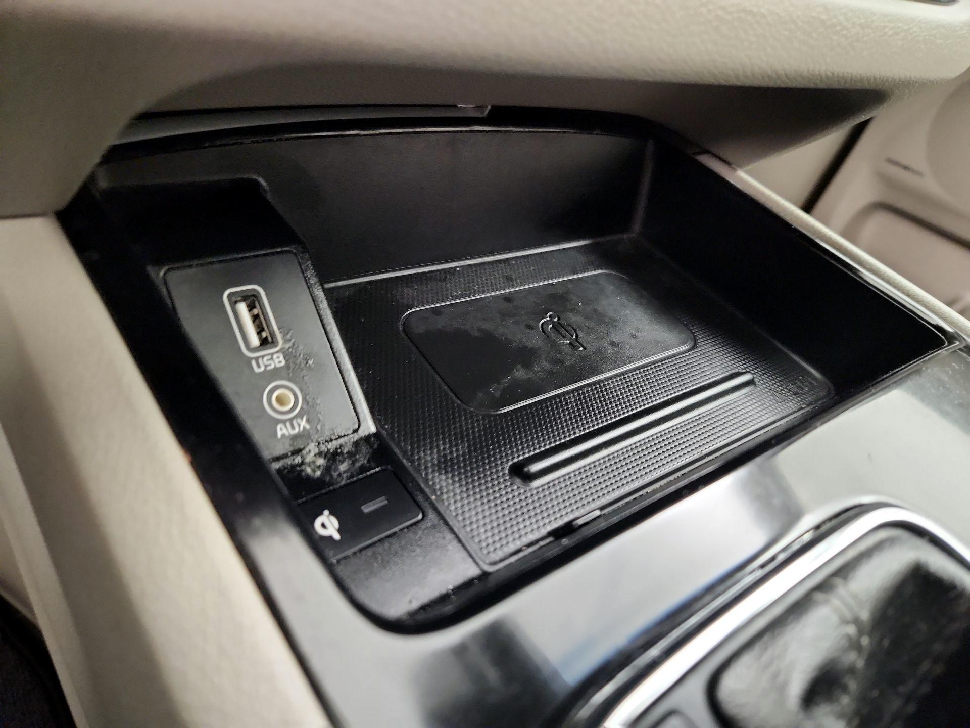 Thumbnail: 2020 Kia Sedona - 19