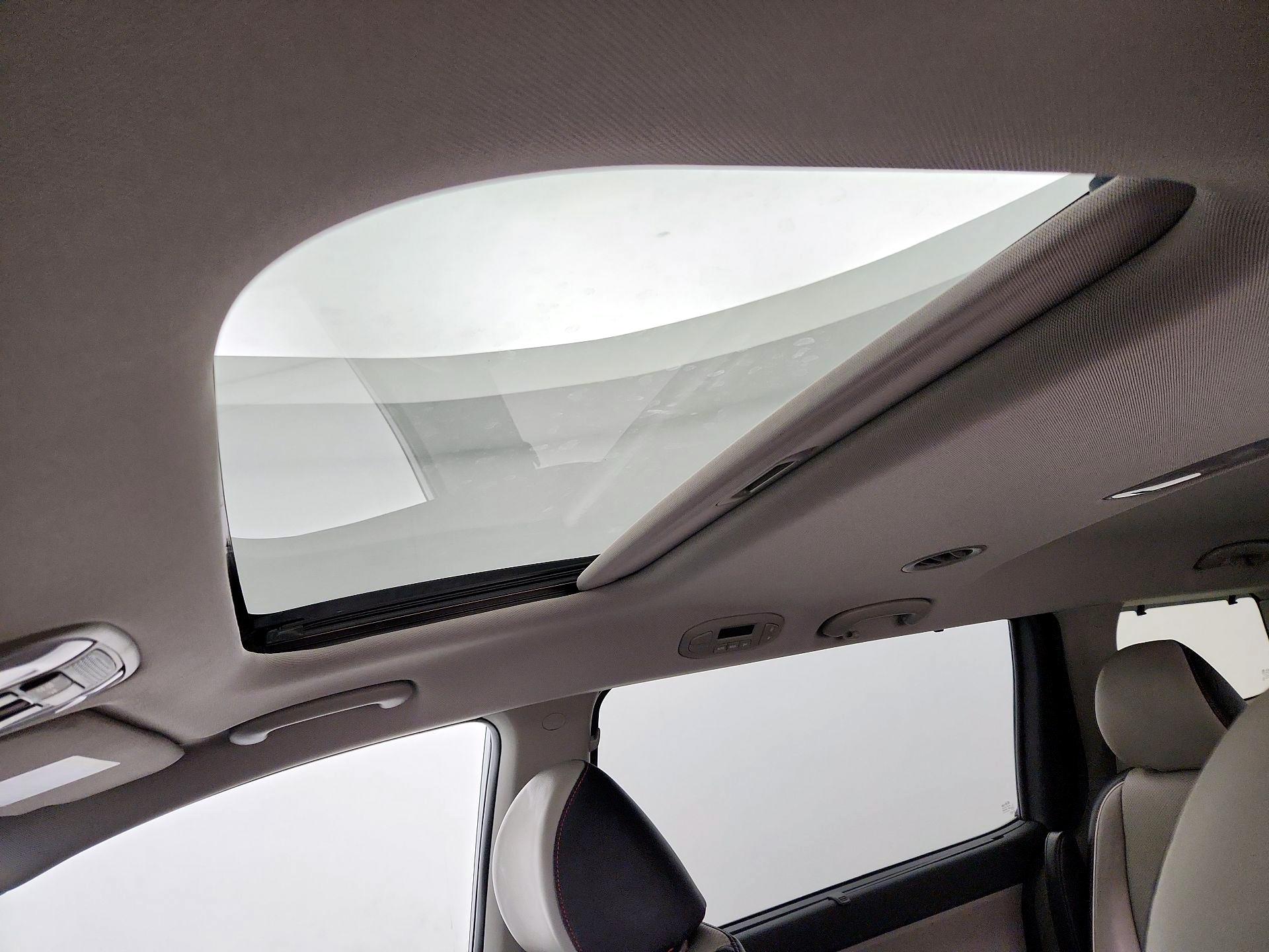 Thumbnail: 2020 Kia Sedona - 20