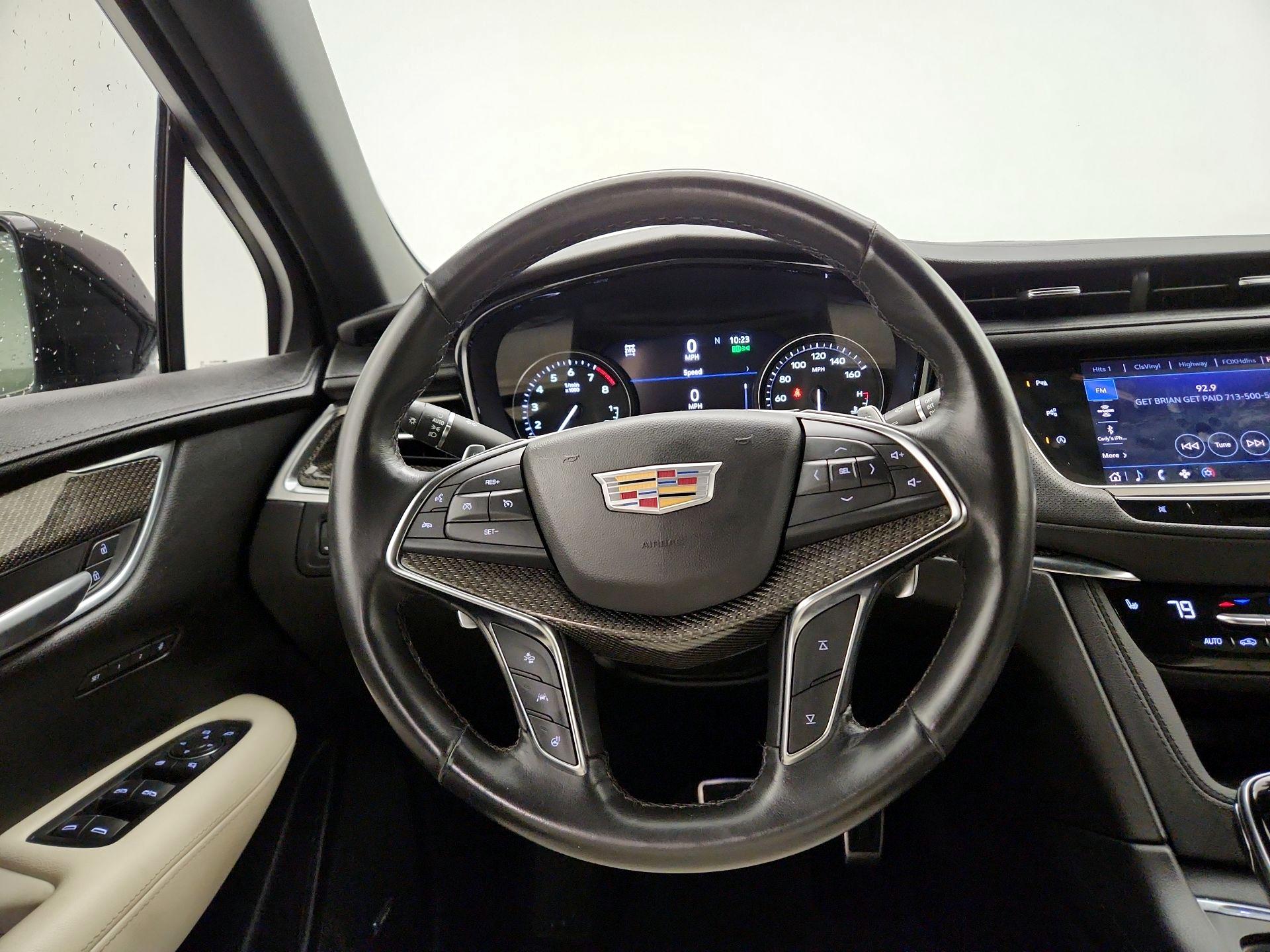 Thumbnail: 2022 Cadillac XT5 - 10