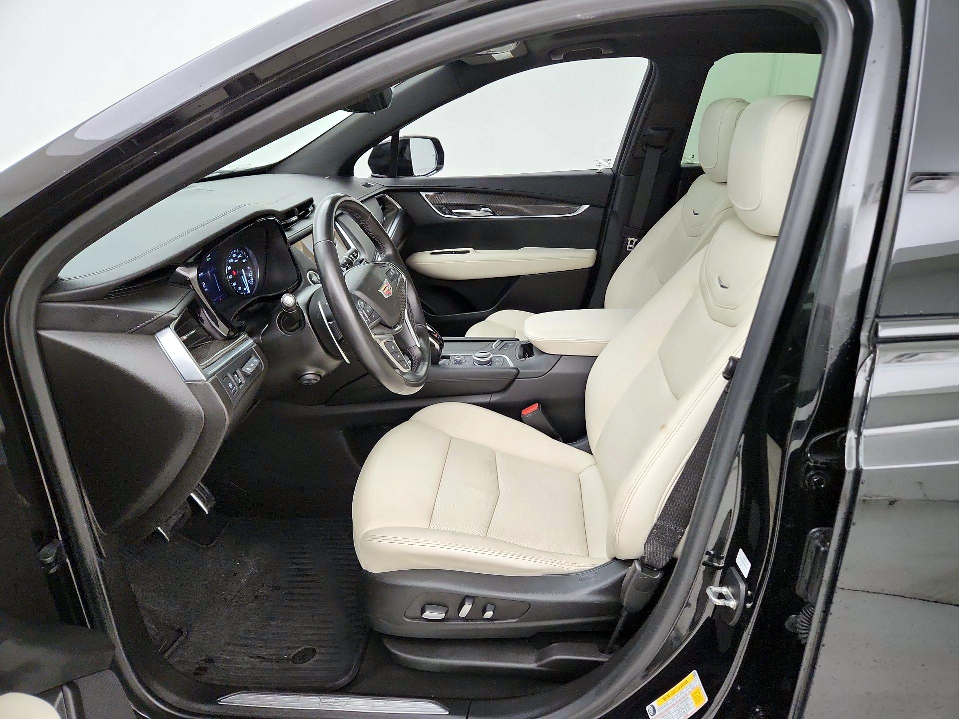 Thumbnail: 2022 Cadillac XT5 - 11