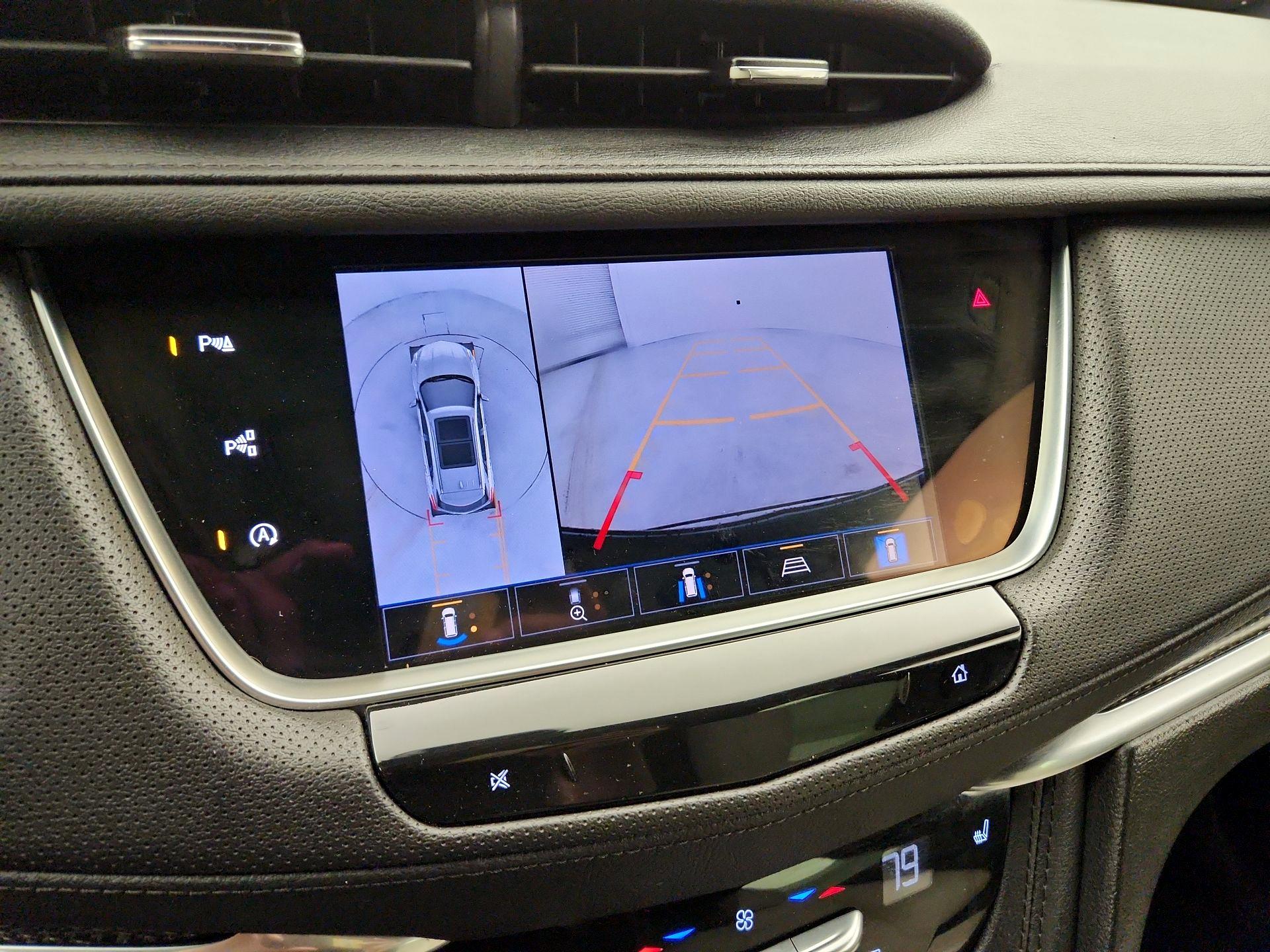 Thumbnail: 2022 Cadillac XT5 - 14
