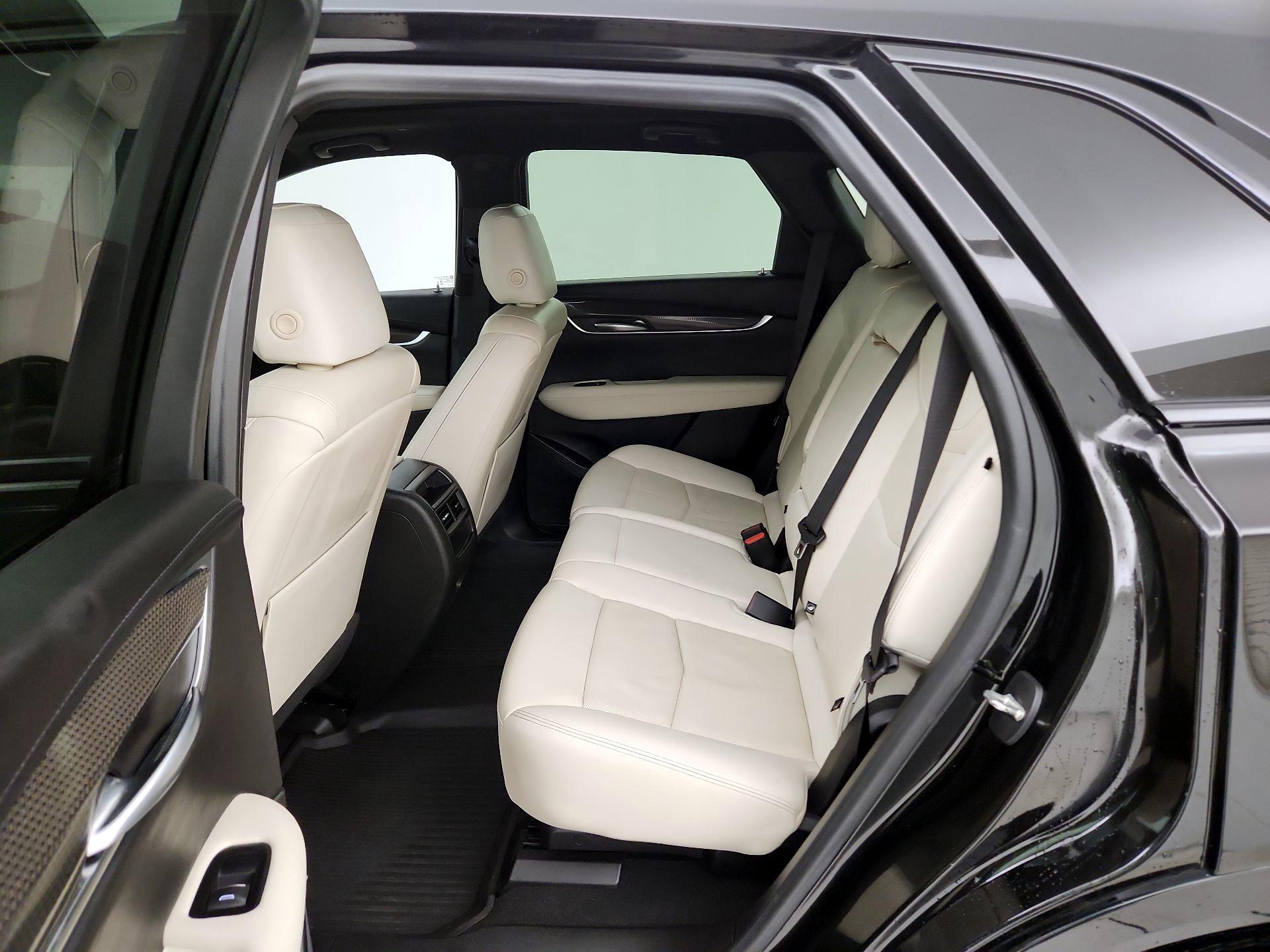 Thumbnail: 2022 Cadillac XT5 - 20