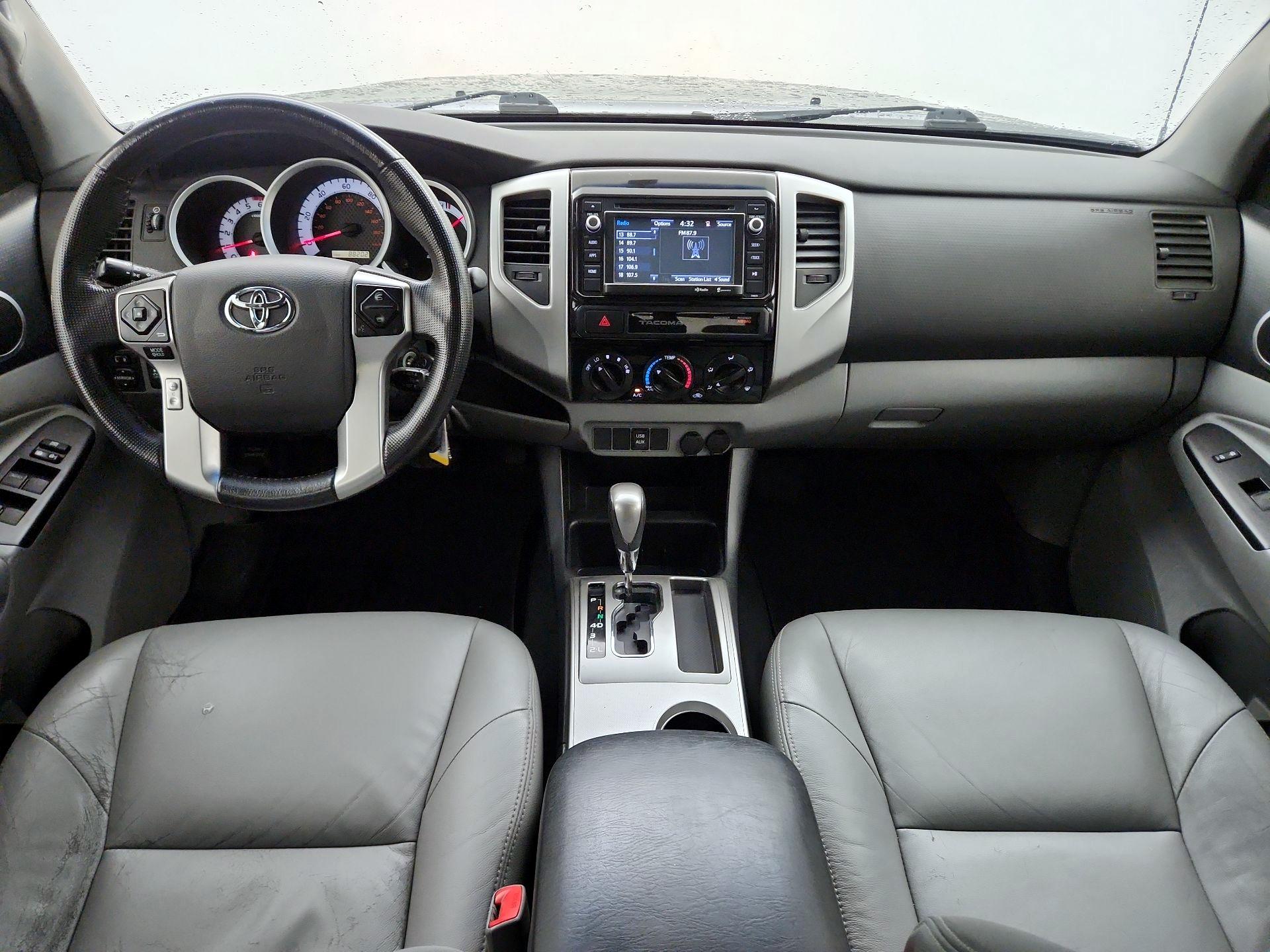 Thumbnail: 2015 Toyota Tacoma - 9