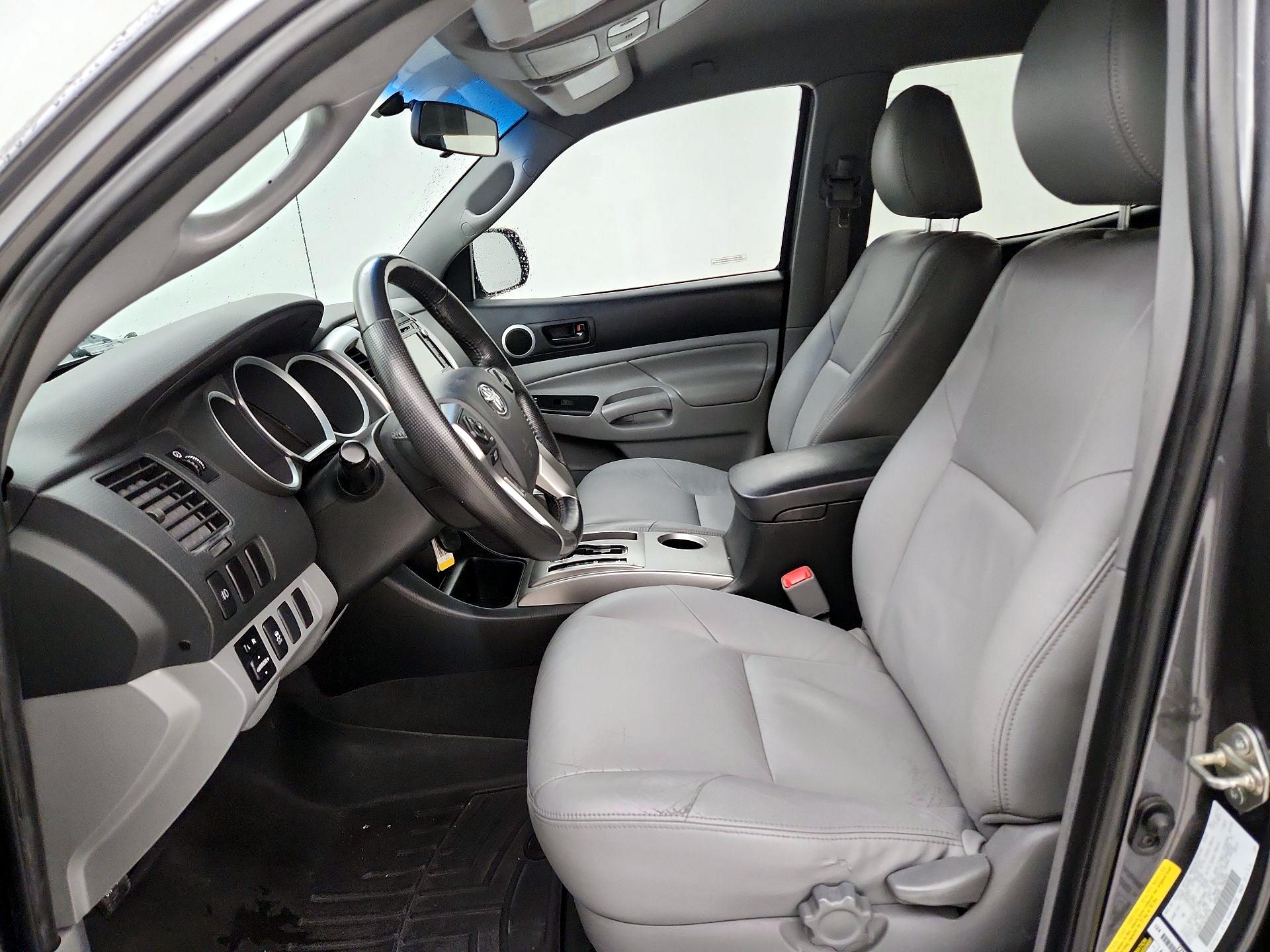 Thumbnail: 2015 Toyota Tacoma - 11