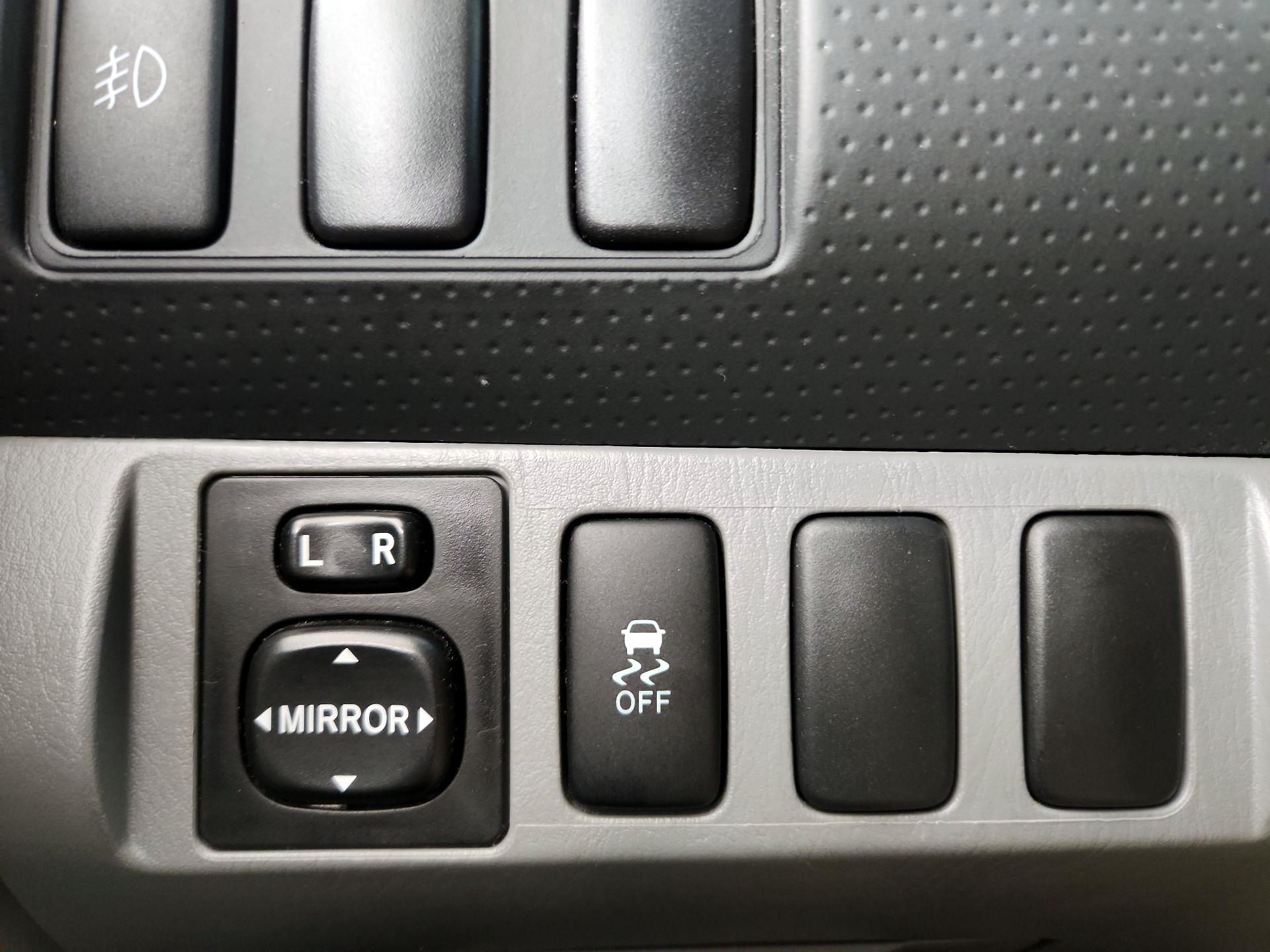 Thumbnail: 2015 Toyota Tacoma - 13