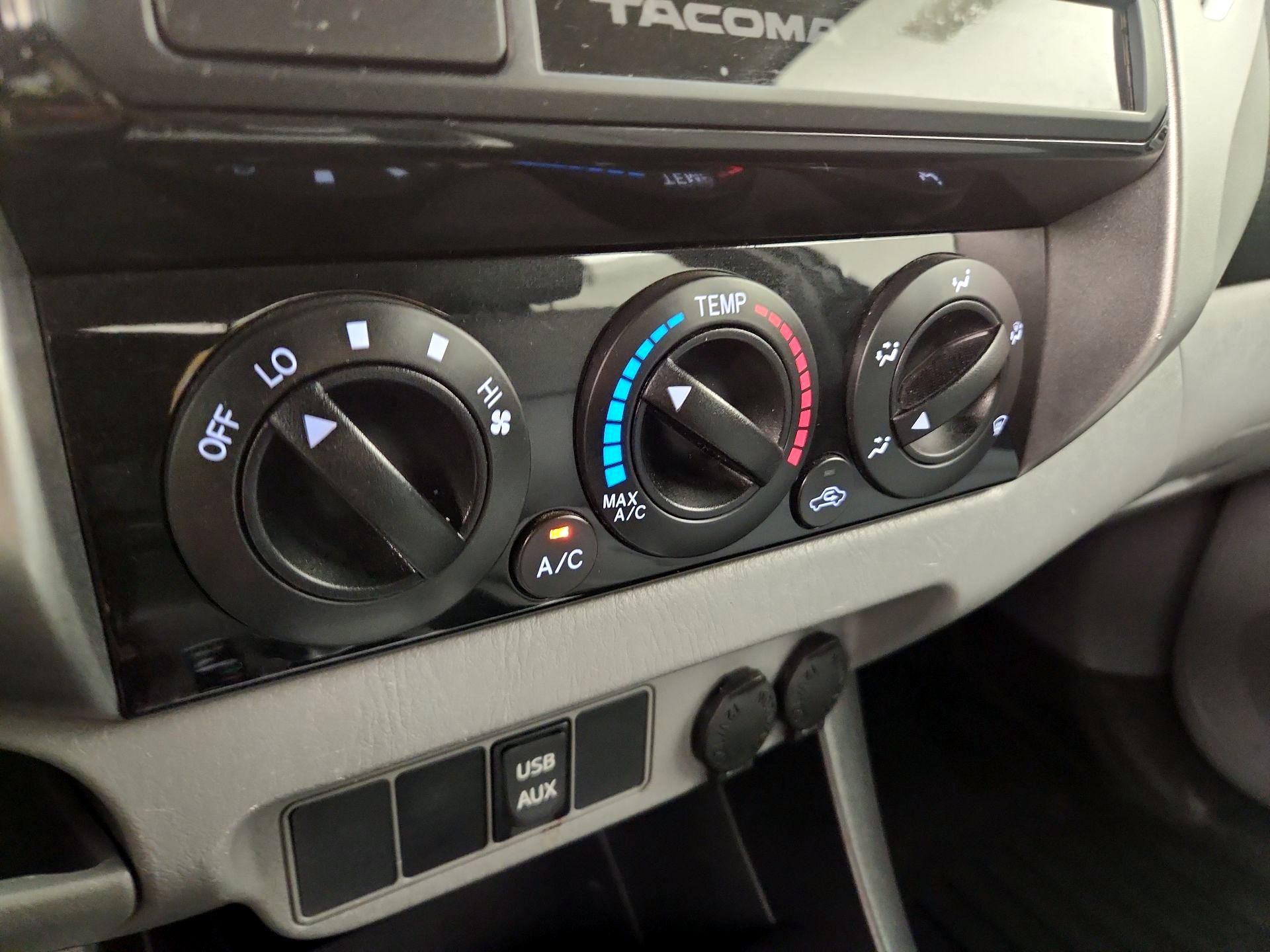 Thumbnail: 2015 Toyota Tacoma - 16