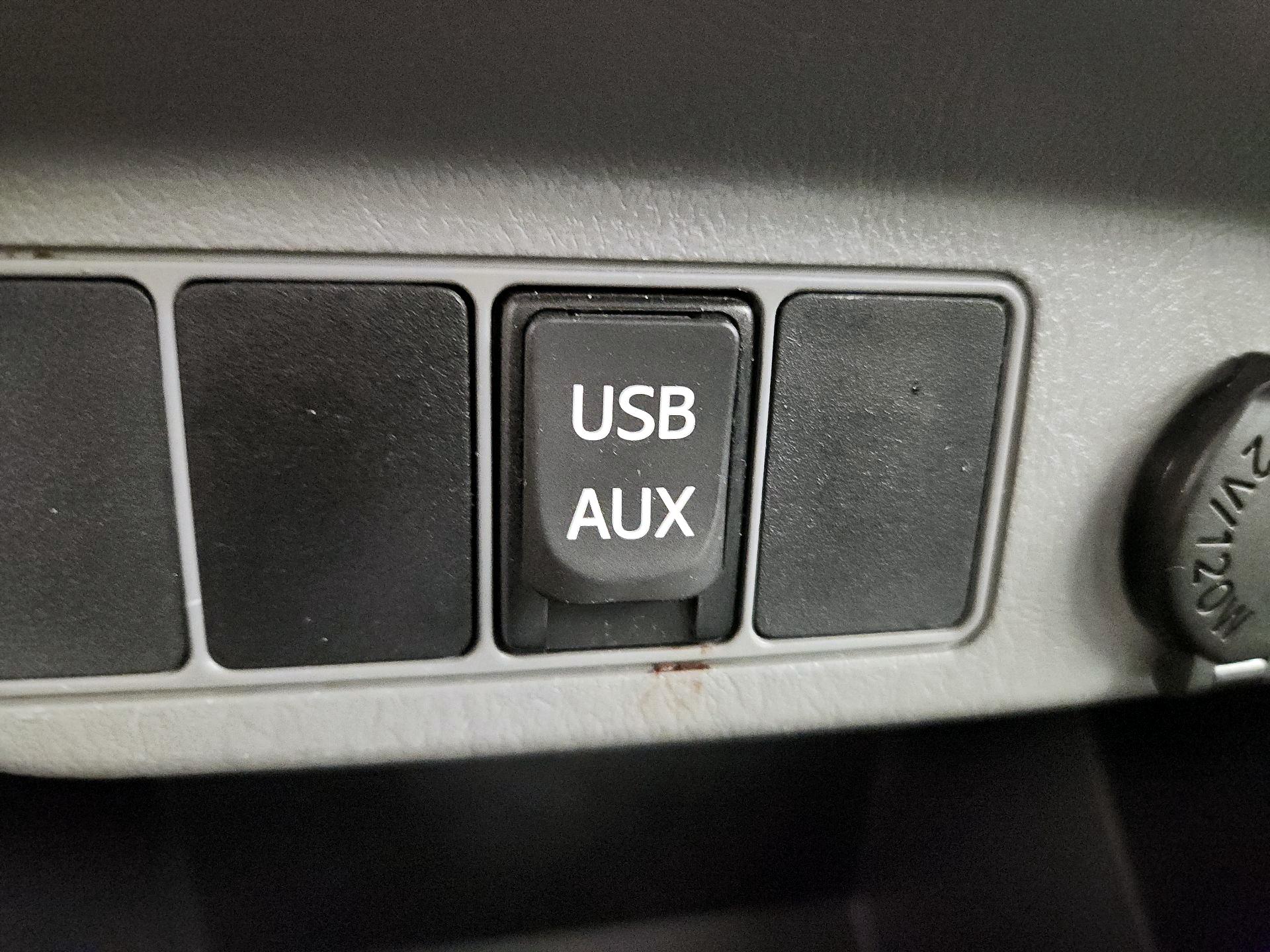 Thumbnail: 2015 Toyota Tacoma - 18