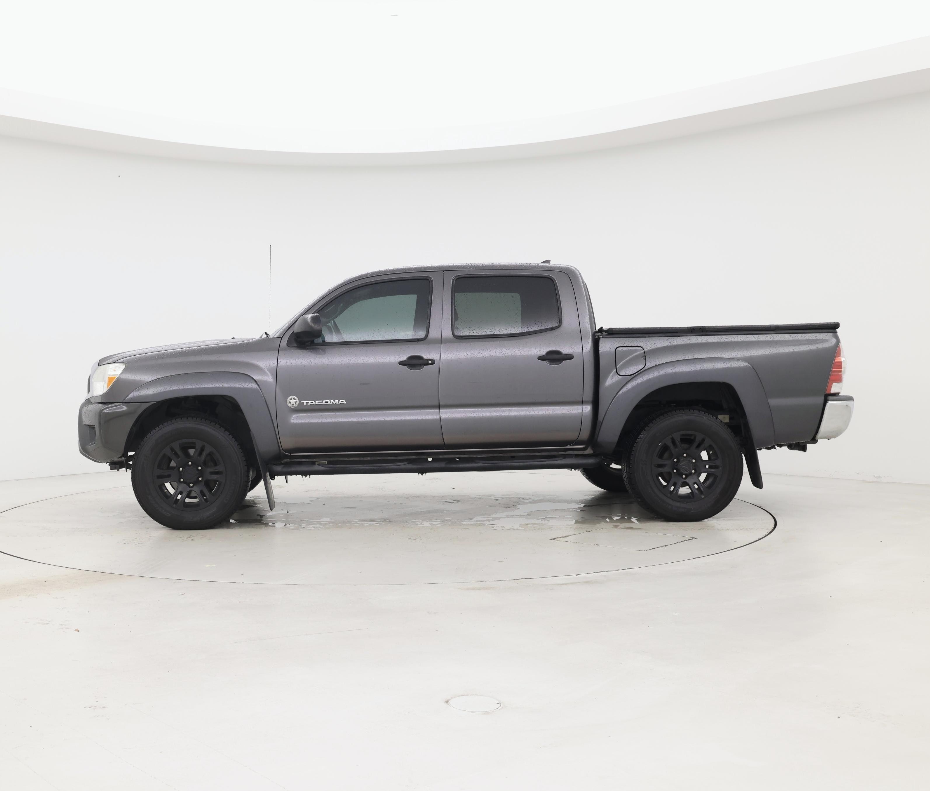Thumbnail: 2015 Toyota Tacoma - 3