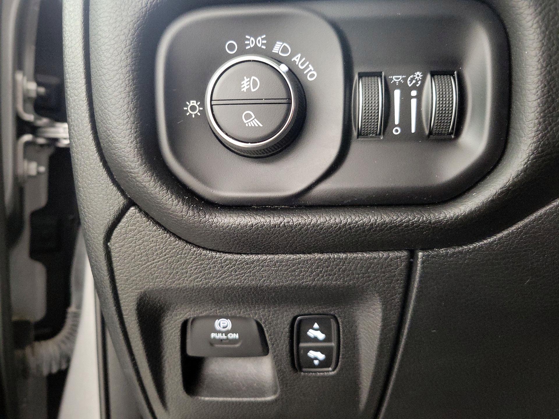 Thumbnail: 2025 RAM 1500 - 13