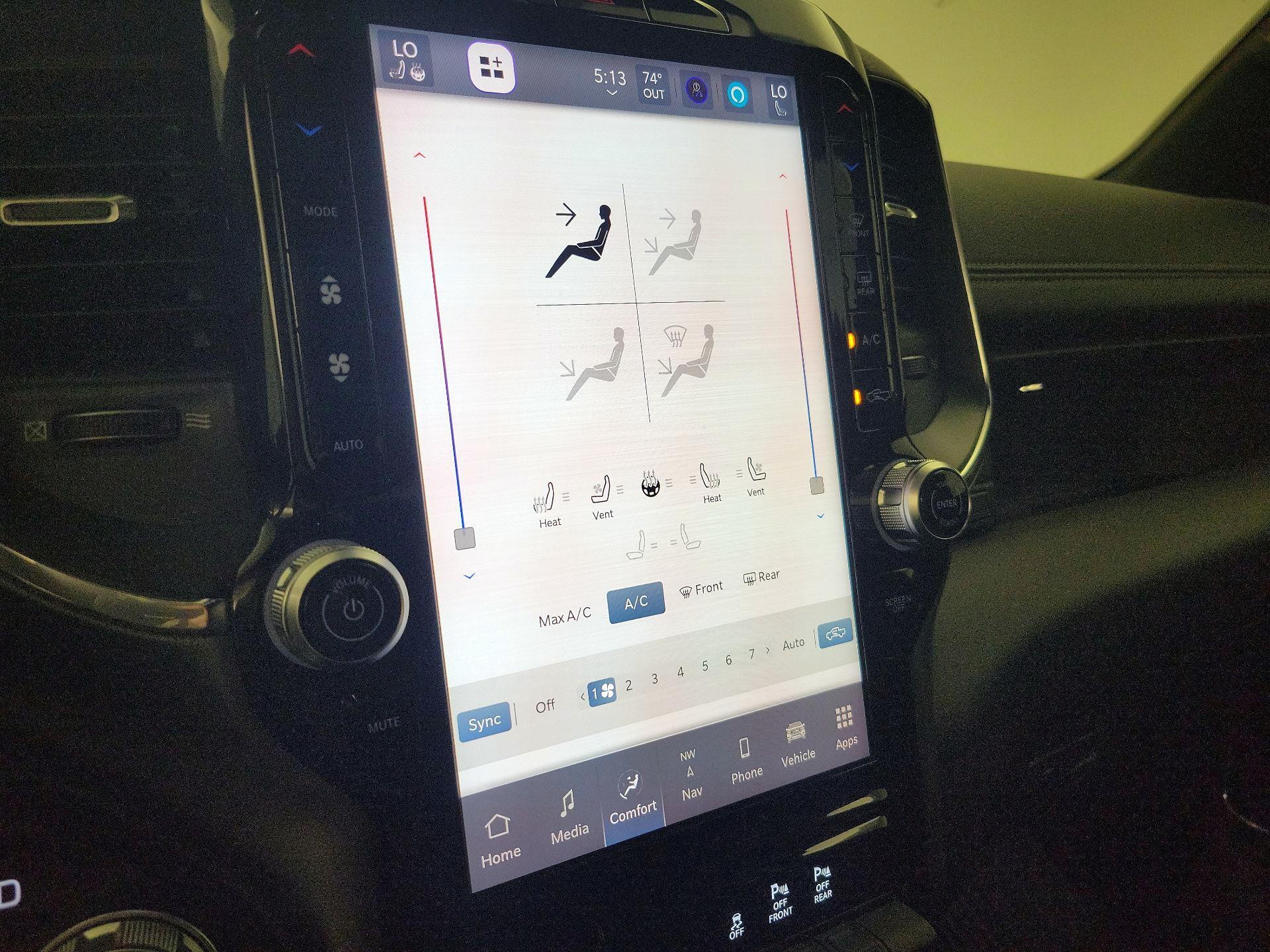 Thumbnail: 2025 RAM 1500 - 17