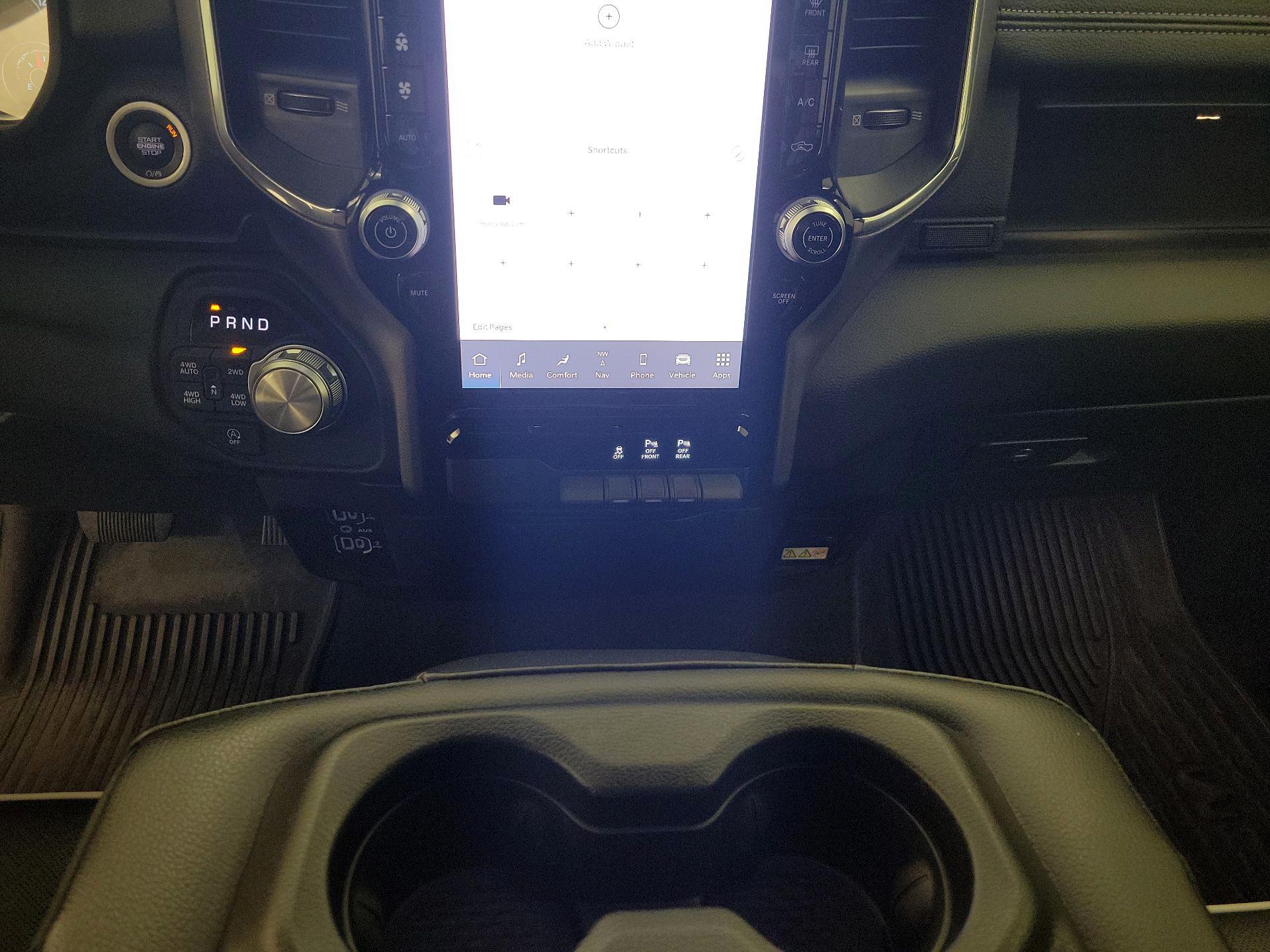 Thumbnail: 2025 RAM 1500 - 18