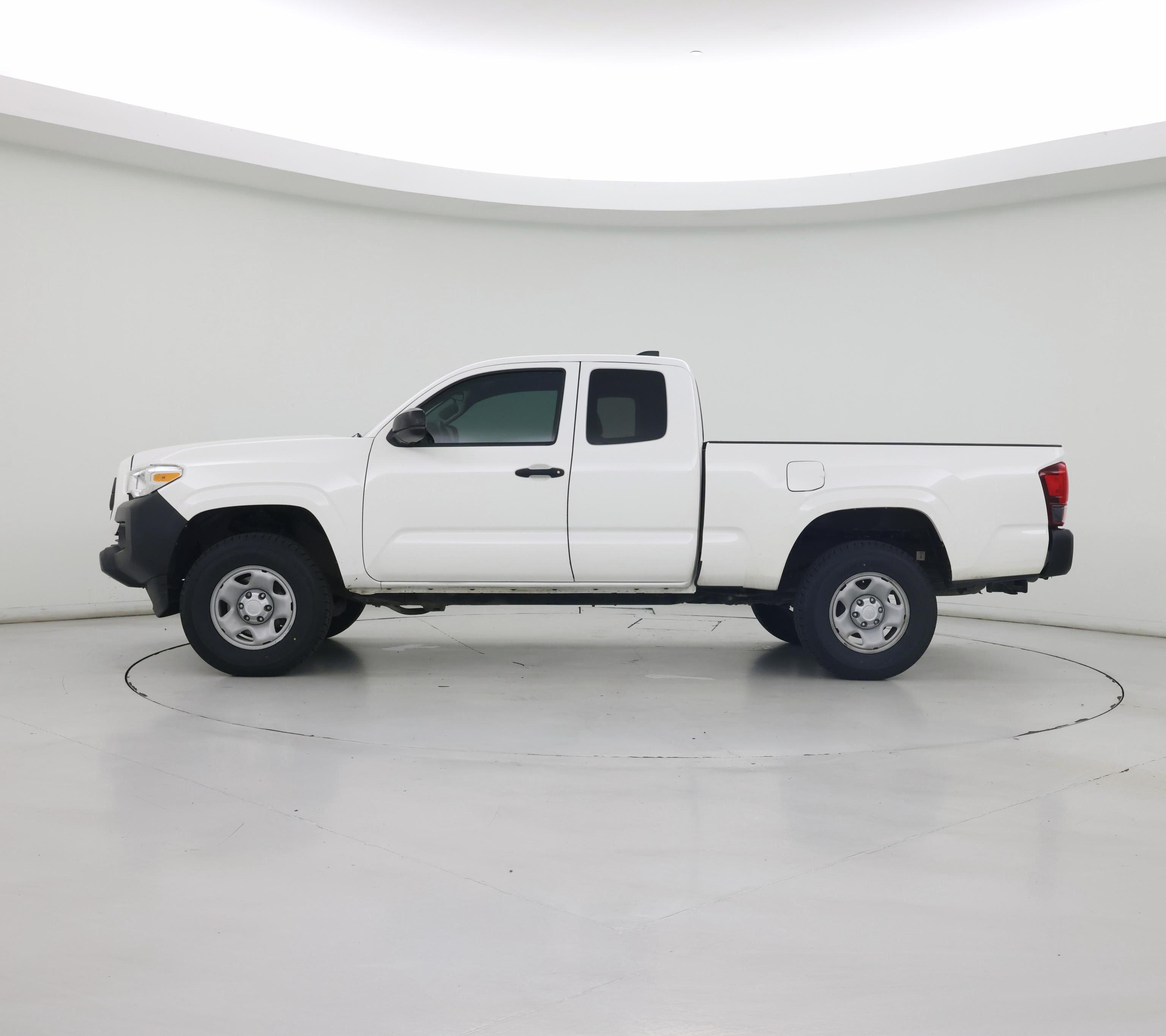 Thumbnail: 2020 Toyota Tacoma - 3