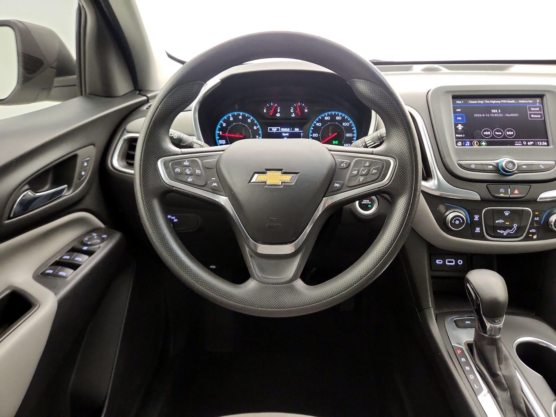 Thumbnail: 2022 Chevrolet Equinox - 10