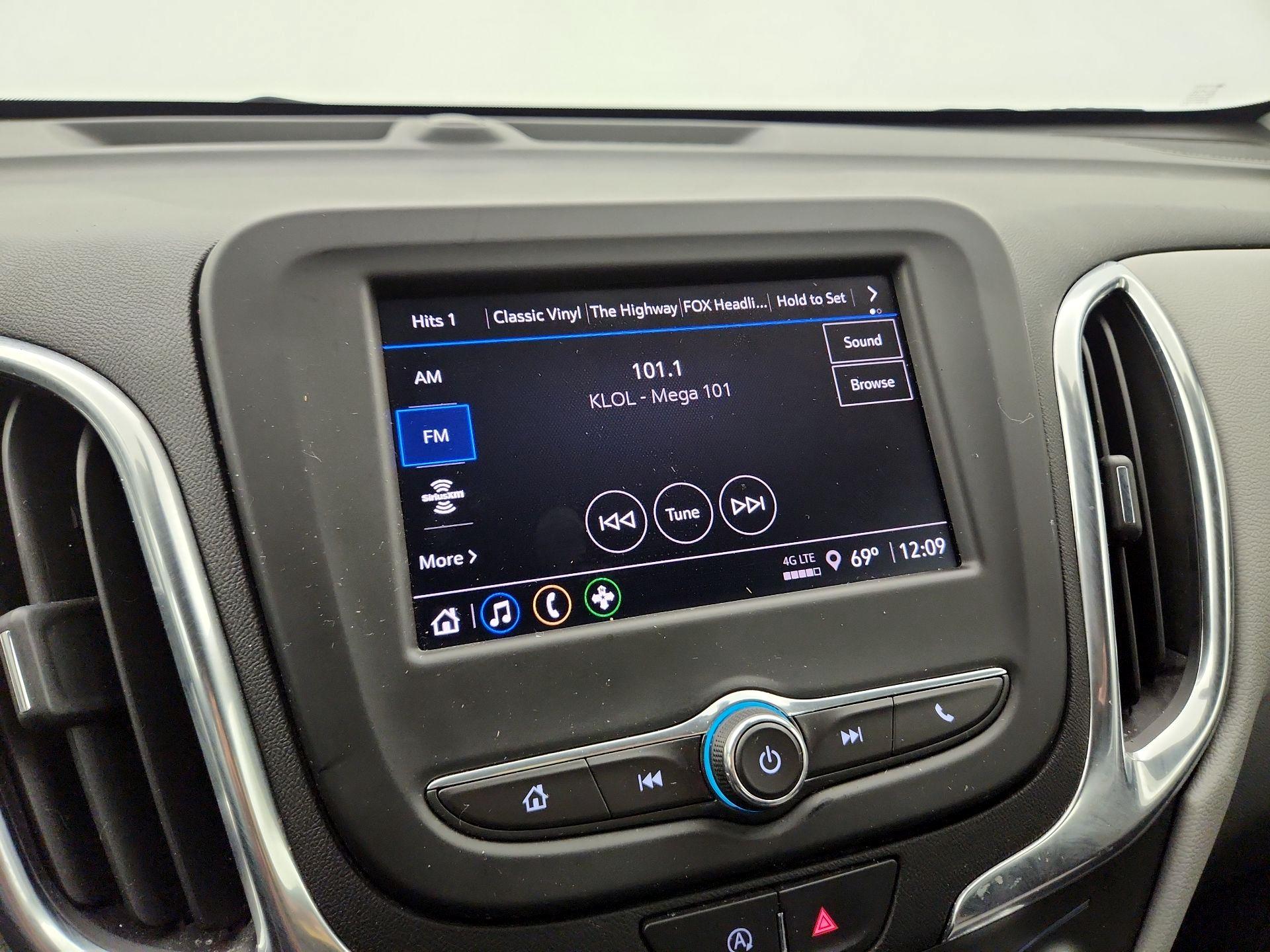 Thumbnail: 2022 Chevrolet Equinox - 15