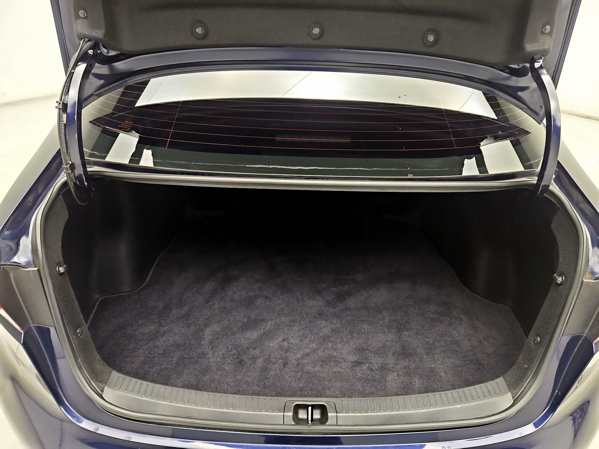 Thumbnail: 2022 Toyota Corolla - 18