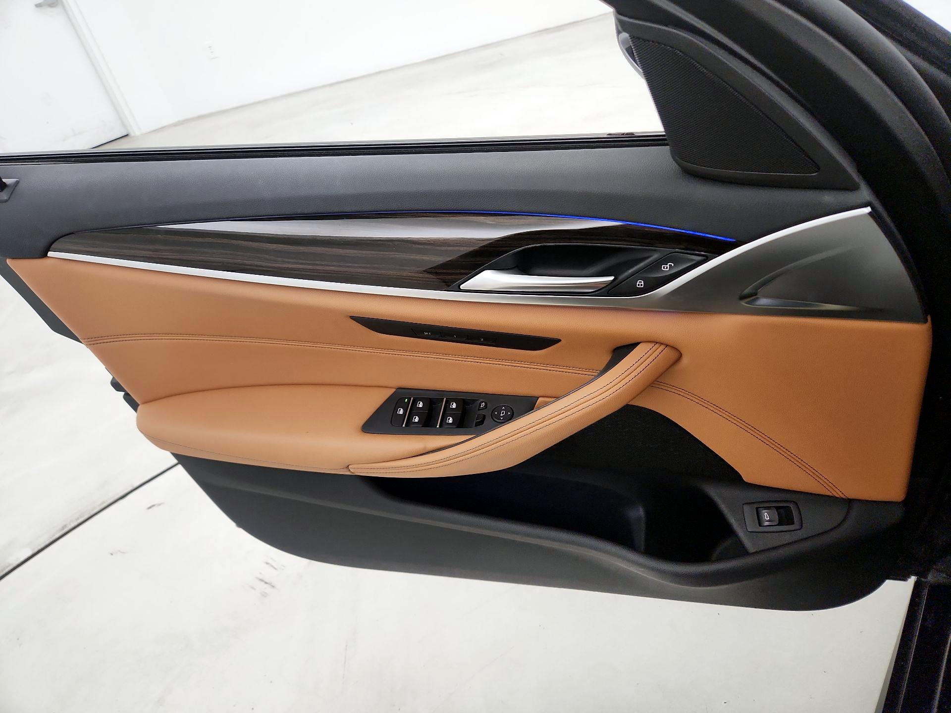 Thumbnail: 2021 BMW 5 Series - 12