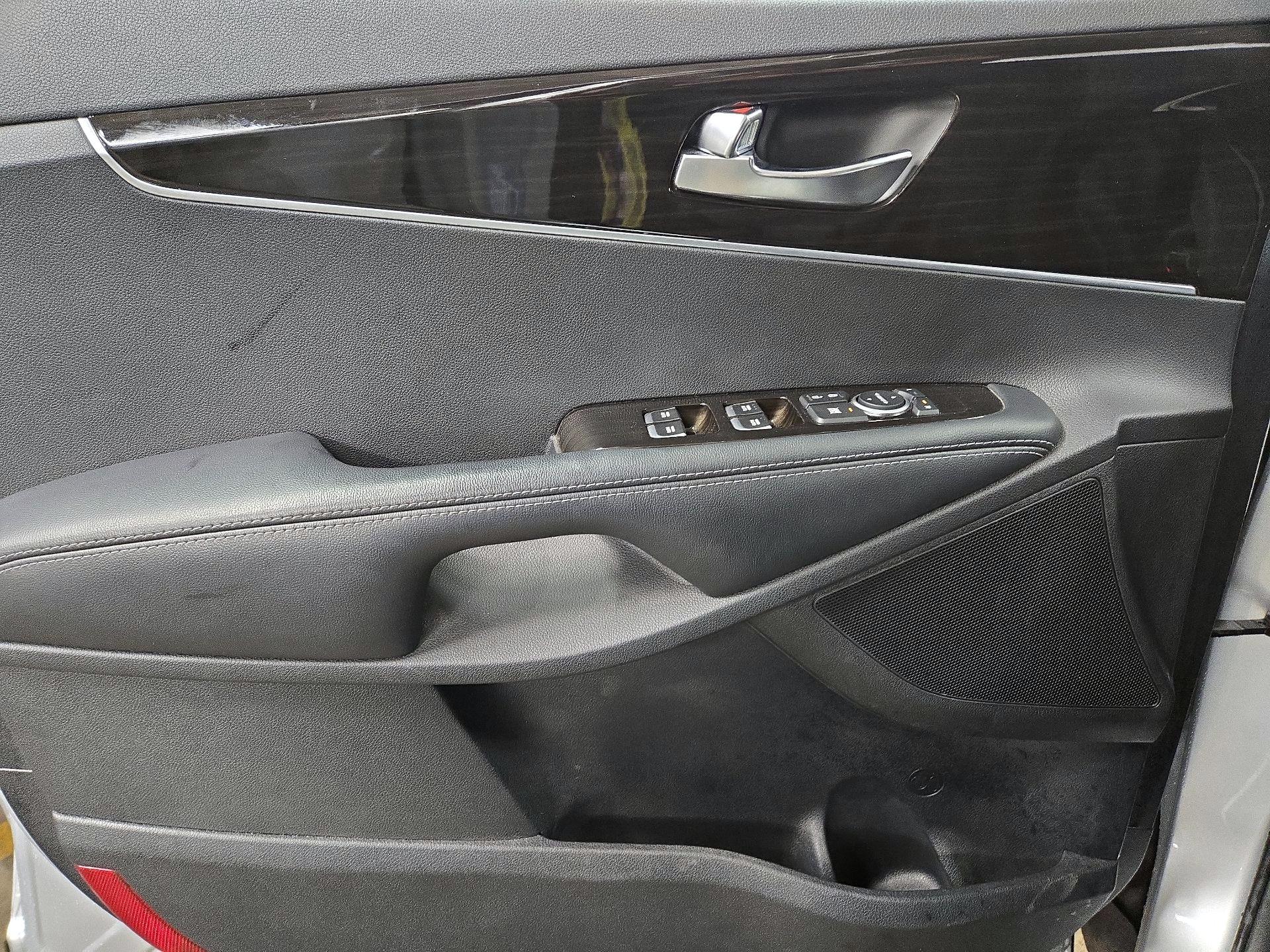 Thumbnail: 2019 Kia Sorento - 12