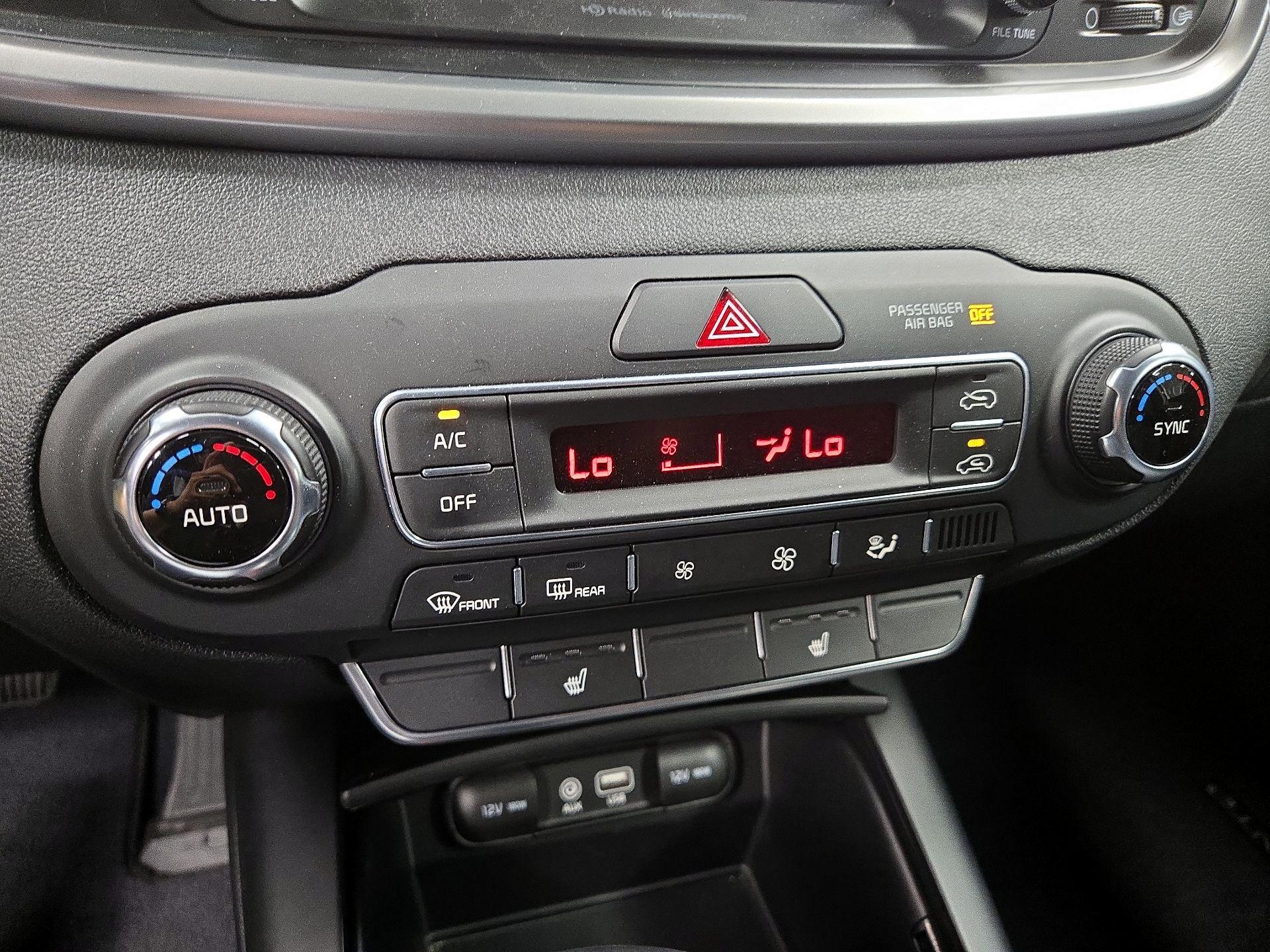 Thumbnail: 2019 Kia Sorento - 16