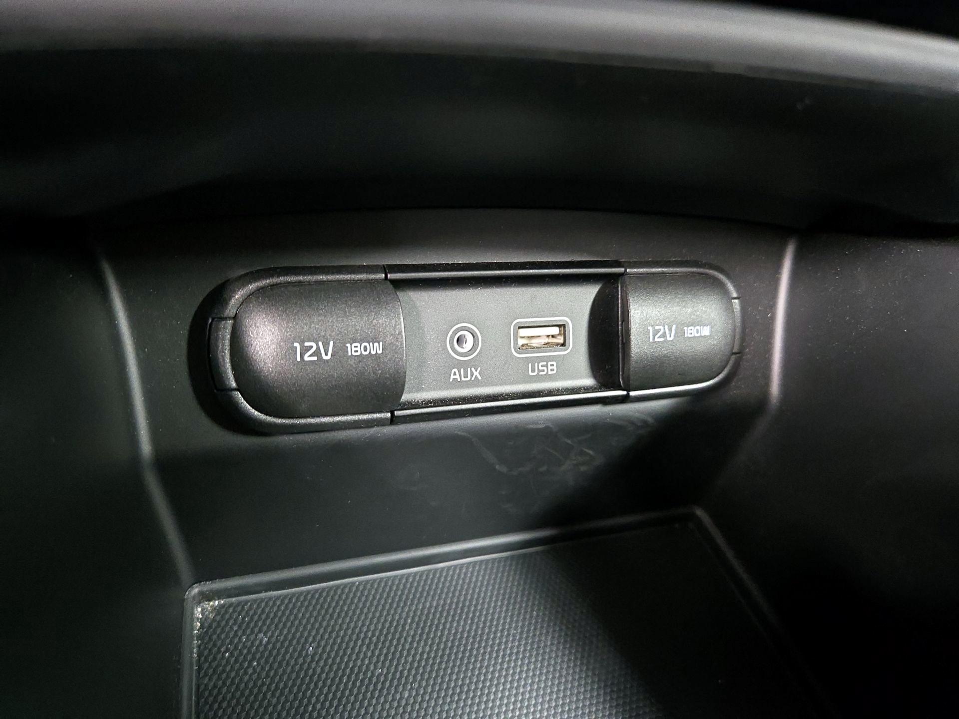 Thumbnail: 2019 Kia Sorento - 18