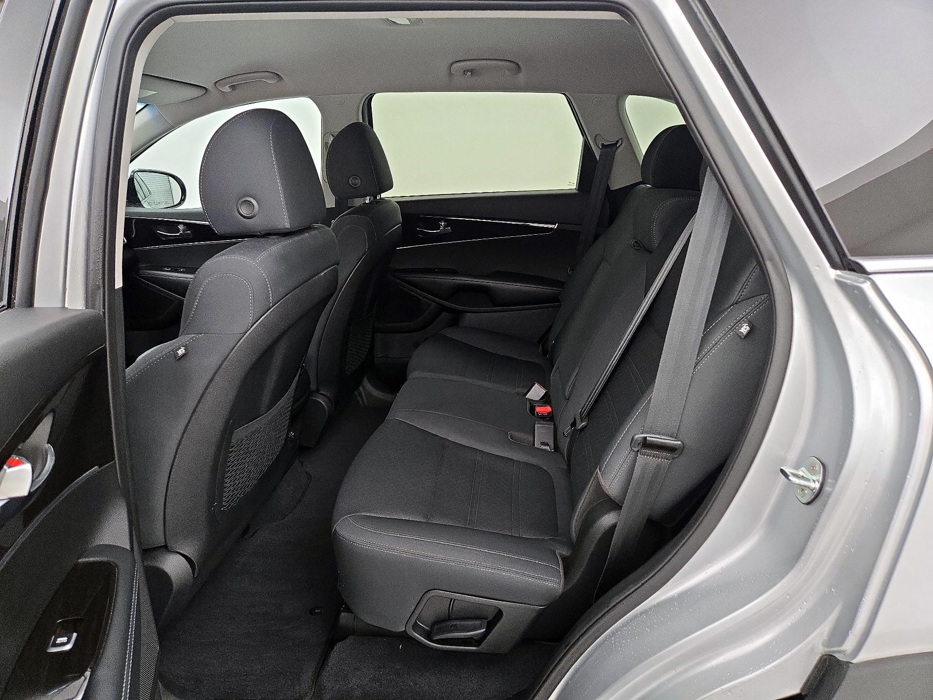 Thumbnail: 2019 Kia Sorento - 19