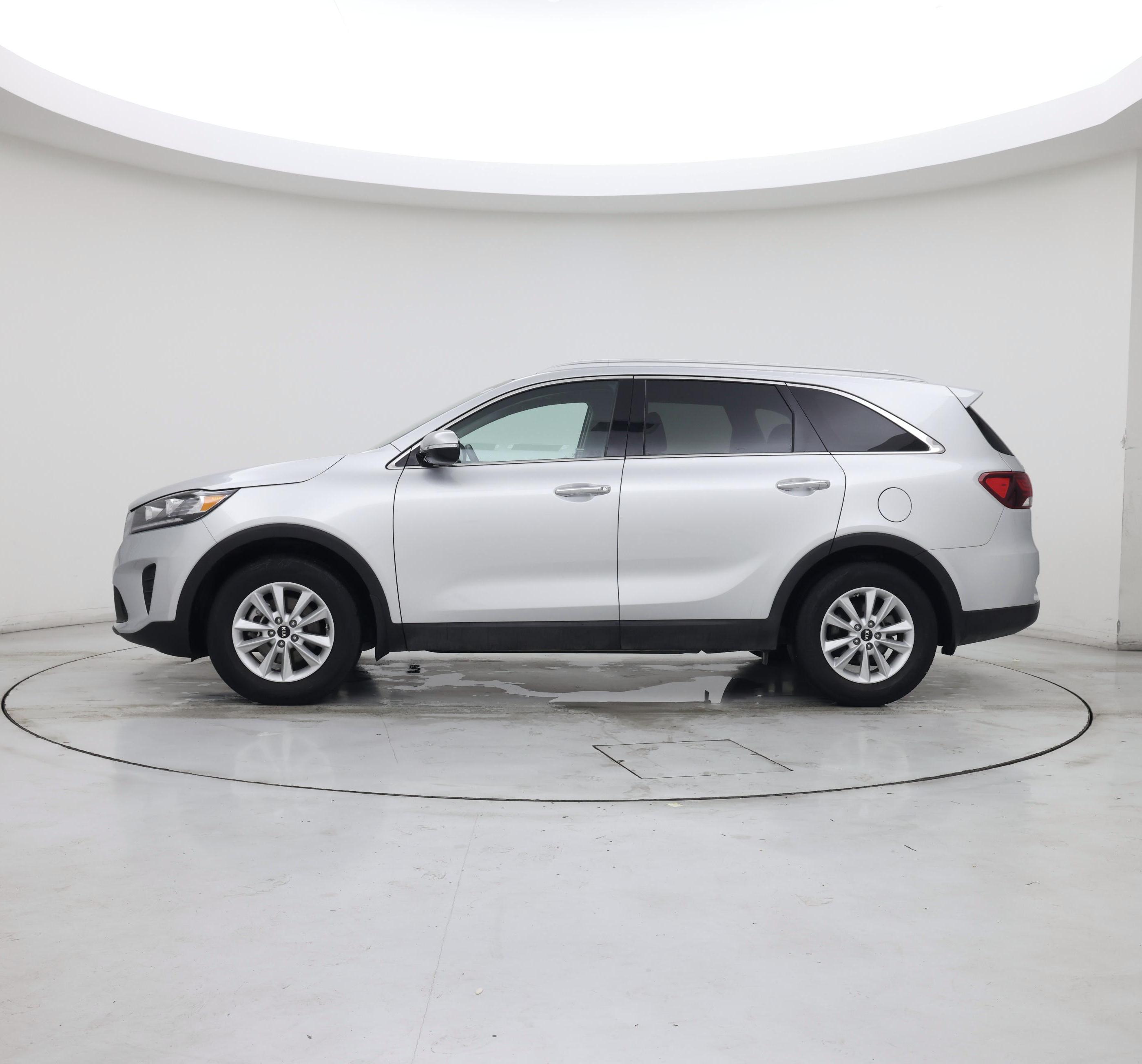 Thumbnail: 2019 Kia Sorento - 3